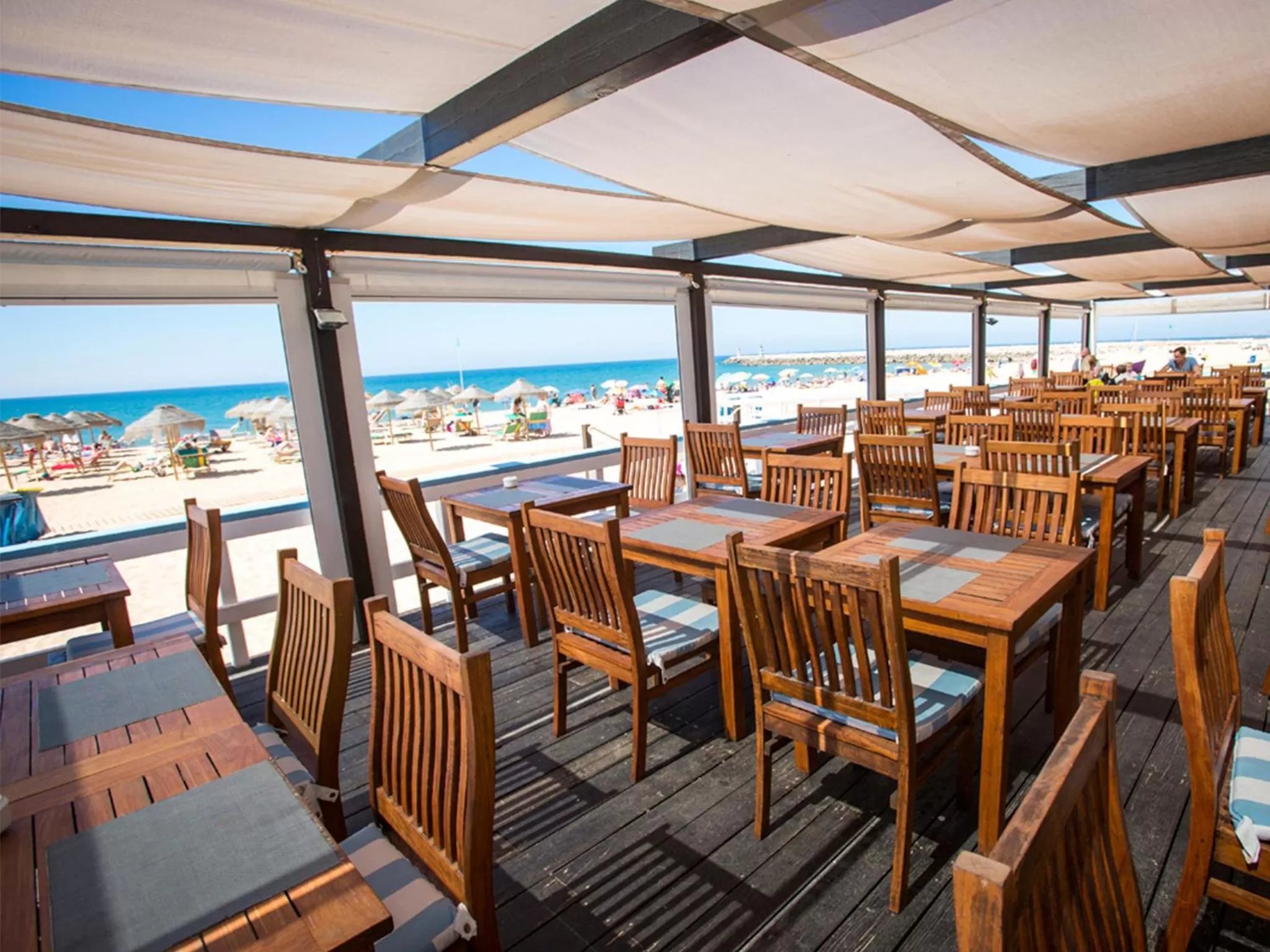 Restaurant/places to eat in Dom Pedro Marina