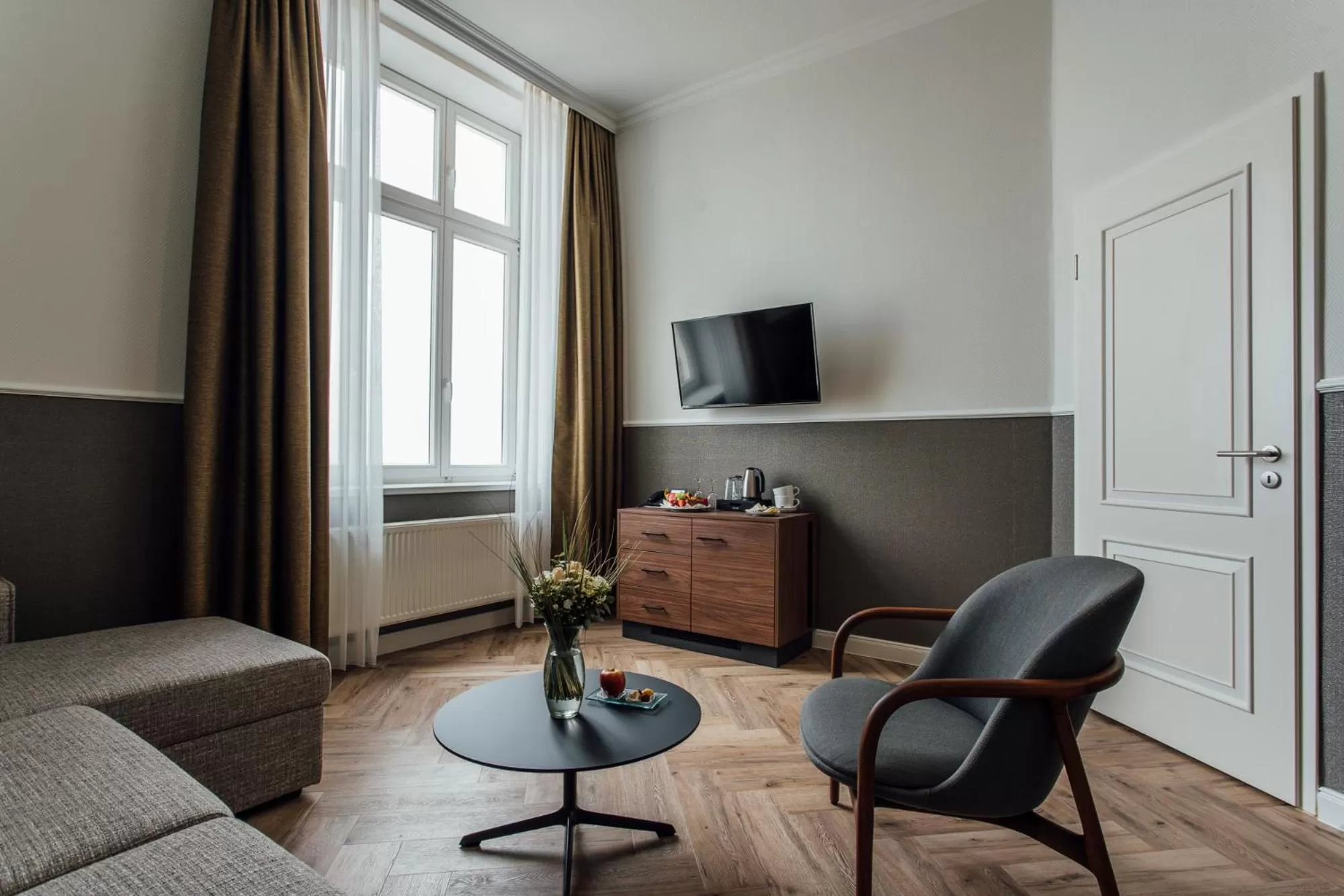 Living room, TV/Entertainment Center in Strandhotel Hohenzollern