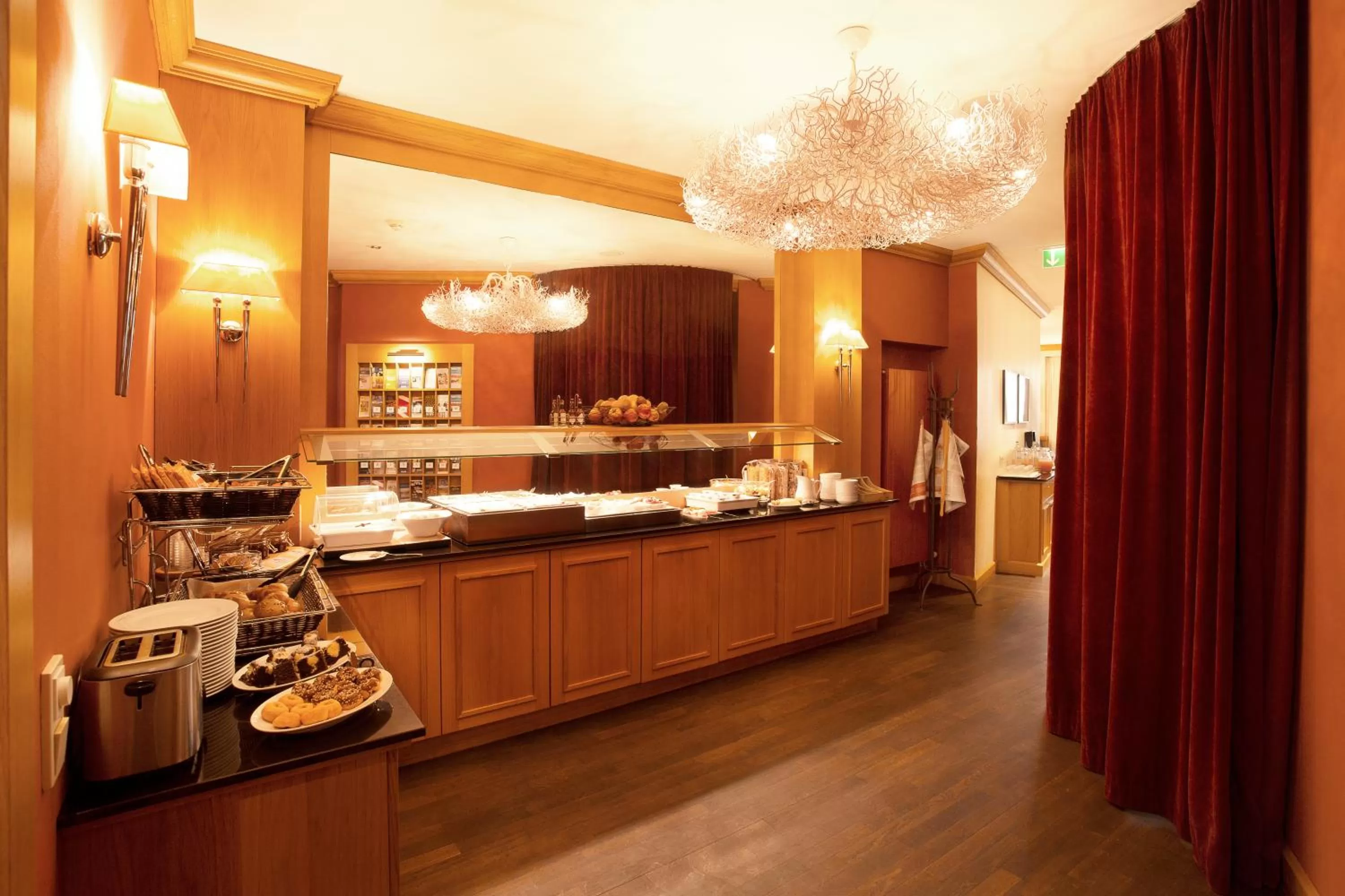 Food in TOWNHOUSE Hotel