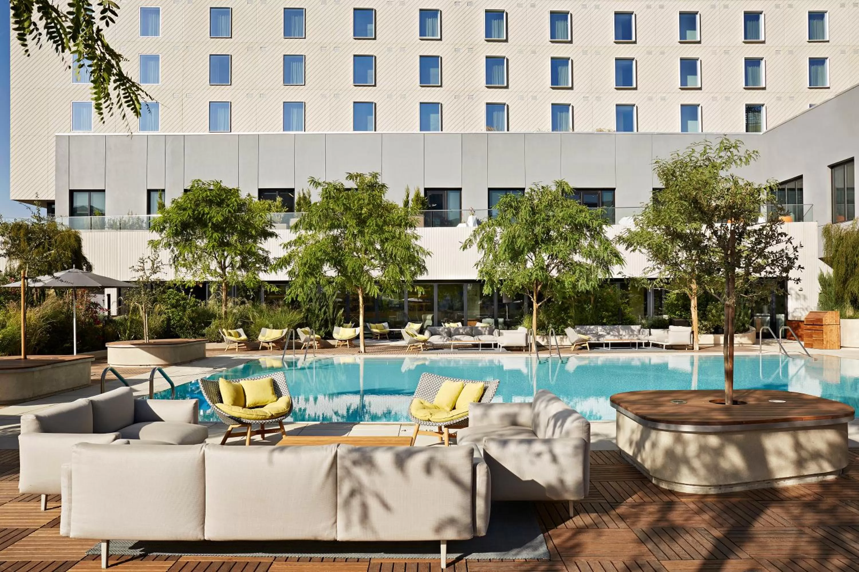 Swimming pool in Kimpton Sawyer Hotel by IHG