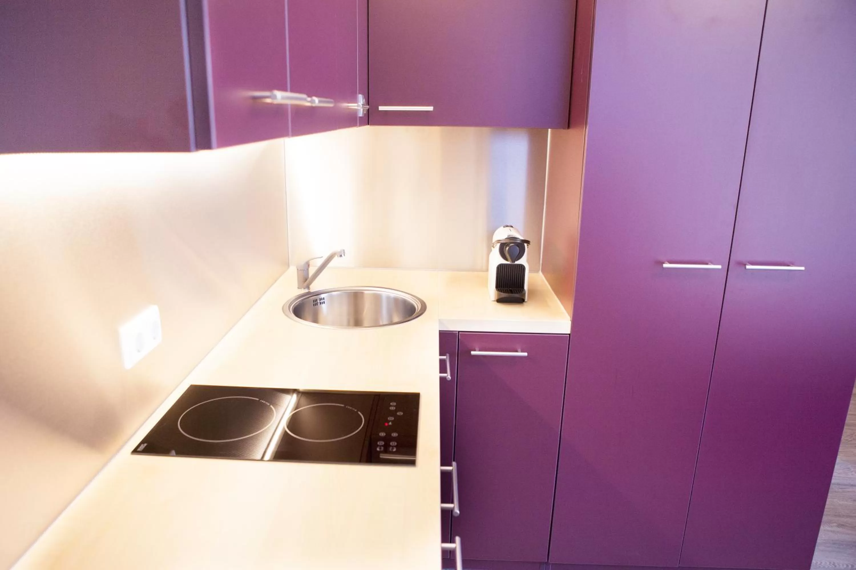 Kitchen or kitchenette, Kitchen/Kitchenette in Luxstay Friedberg - Self-Check-In