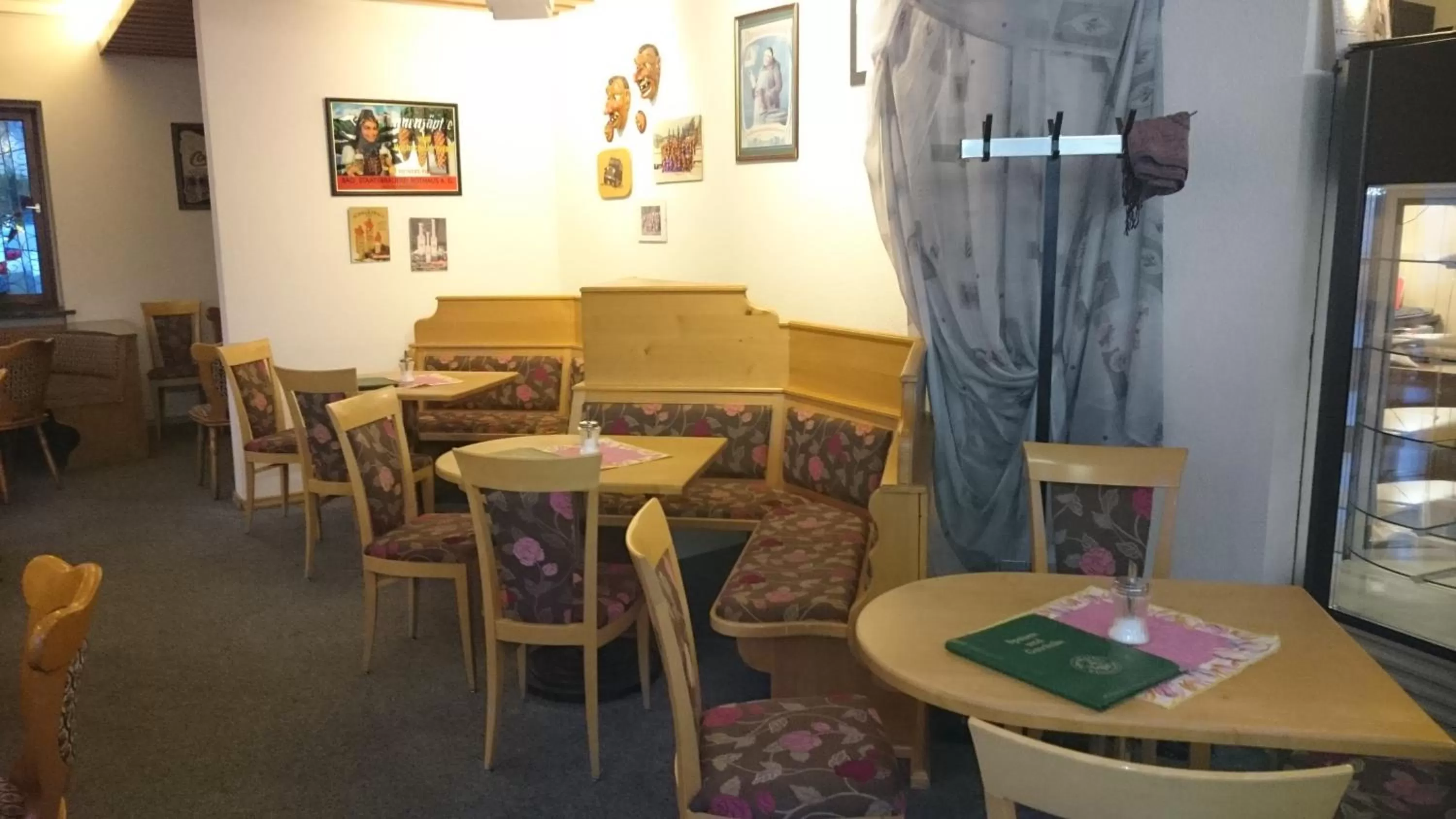 Restaurant/Places to Eat in Gästehaus Café Heck Titisee