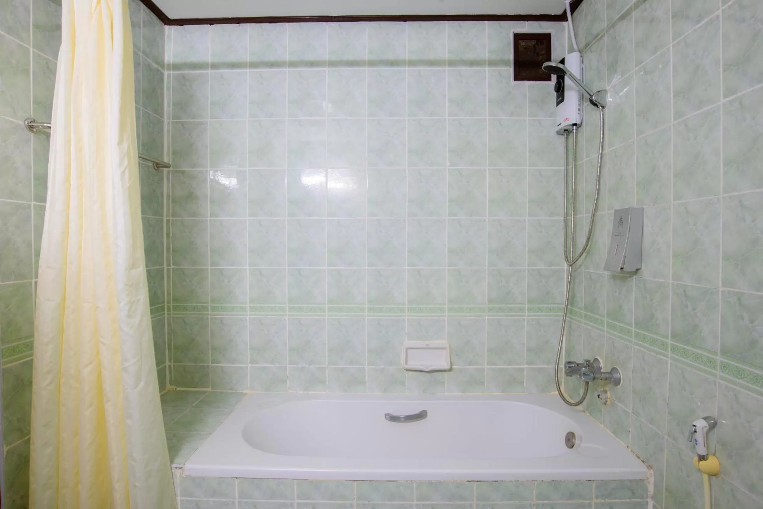 Bath in Marine Yensabai Pattaya