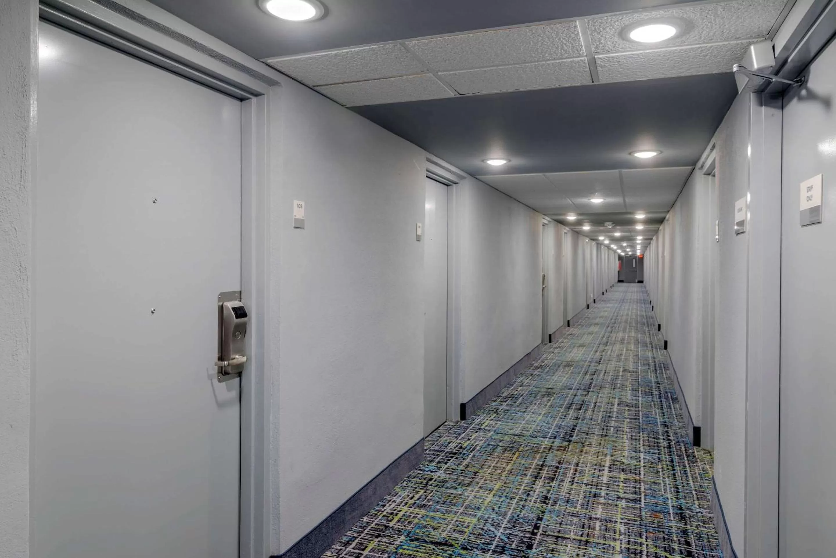 Lobby or reception in Clarion Pointe McDonough