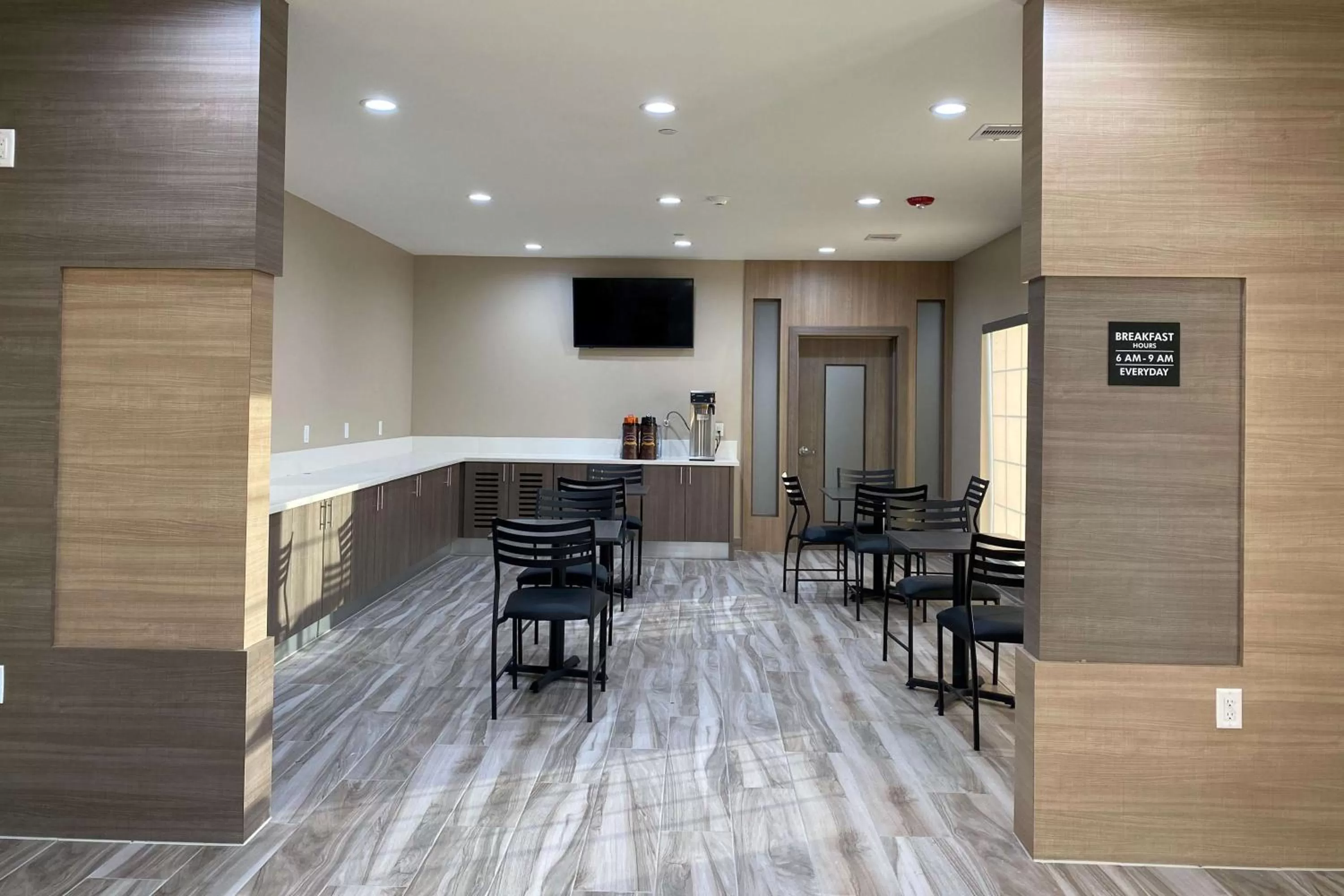 Restaurant/places to eat in Super 8 by Wyndham Houston NW Beltway 8-West Rd