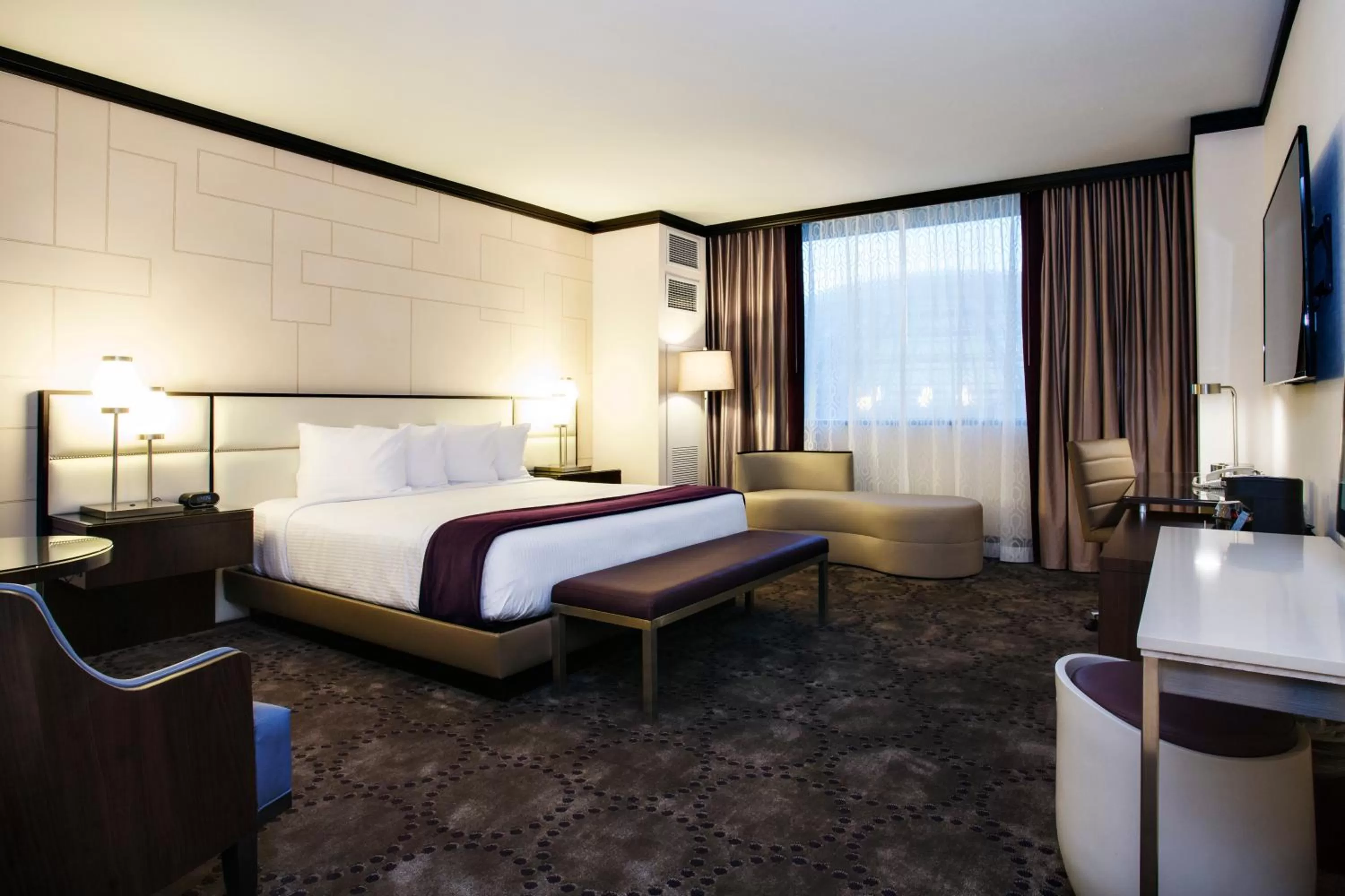 Bed in Harrah's Resort Atlantic City, A Caesars Destination