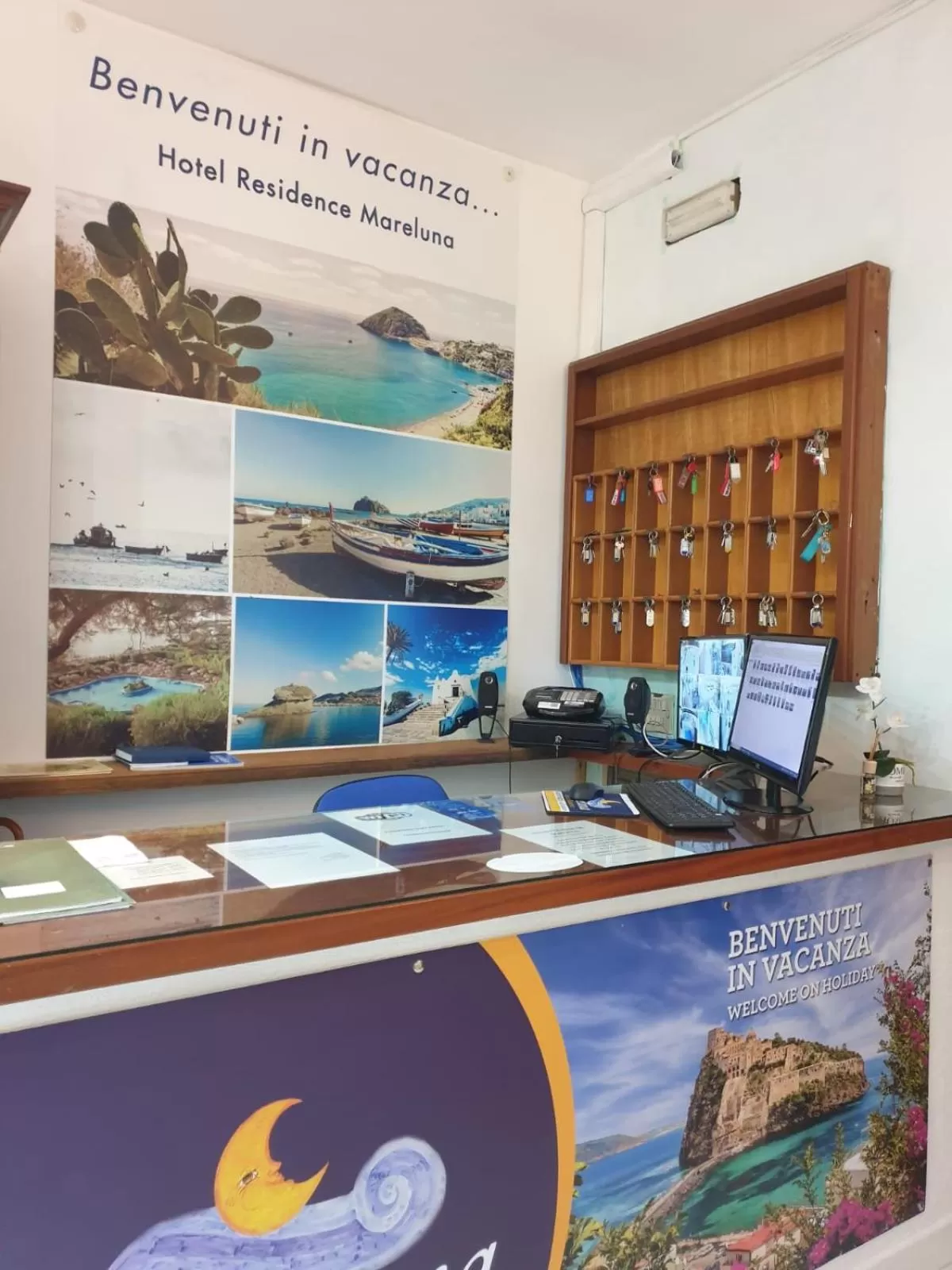 Logo/Certificate/Sign in Hotel Mareluna Ischia