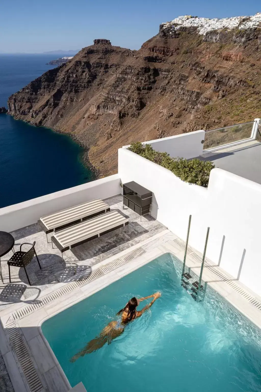 Honeymoon Suite with Outdoor Plunge Pool in Homeric Poems Honeymoon Suite with Outdoor Plunge Pool in Homeric Poems