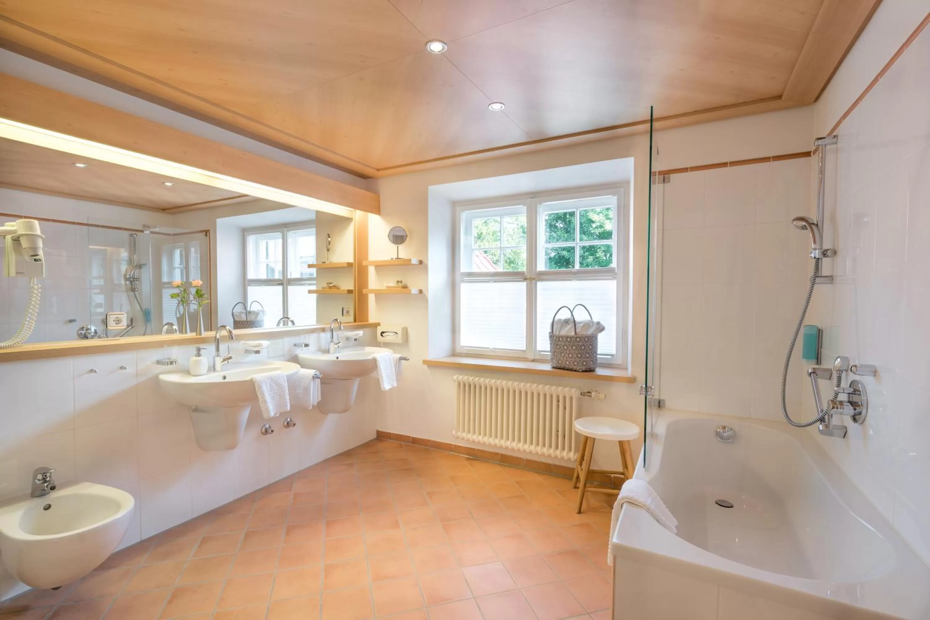 Bathroom in Hotel Geldernhaus