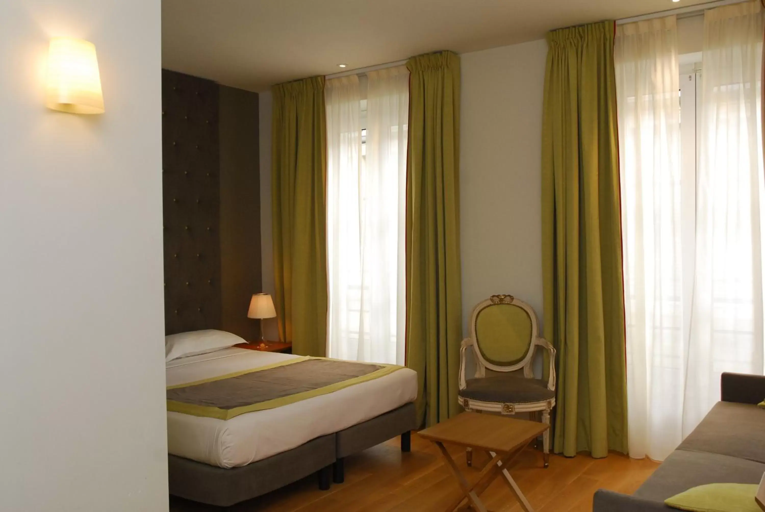 Family Room in Windsor Opera Family Room in Windsor Opera