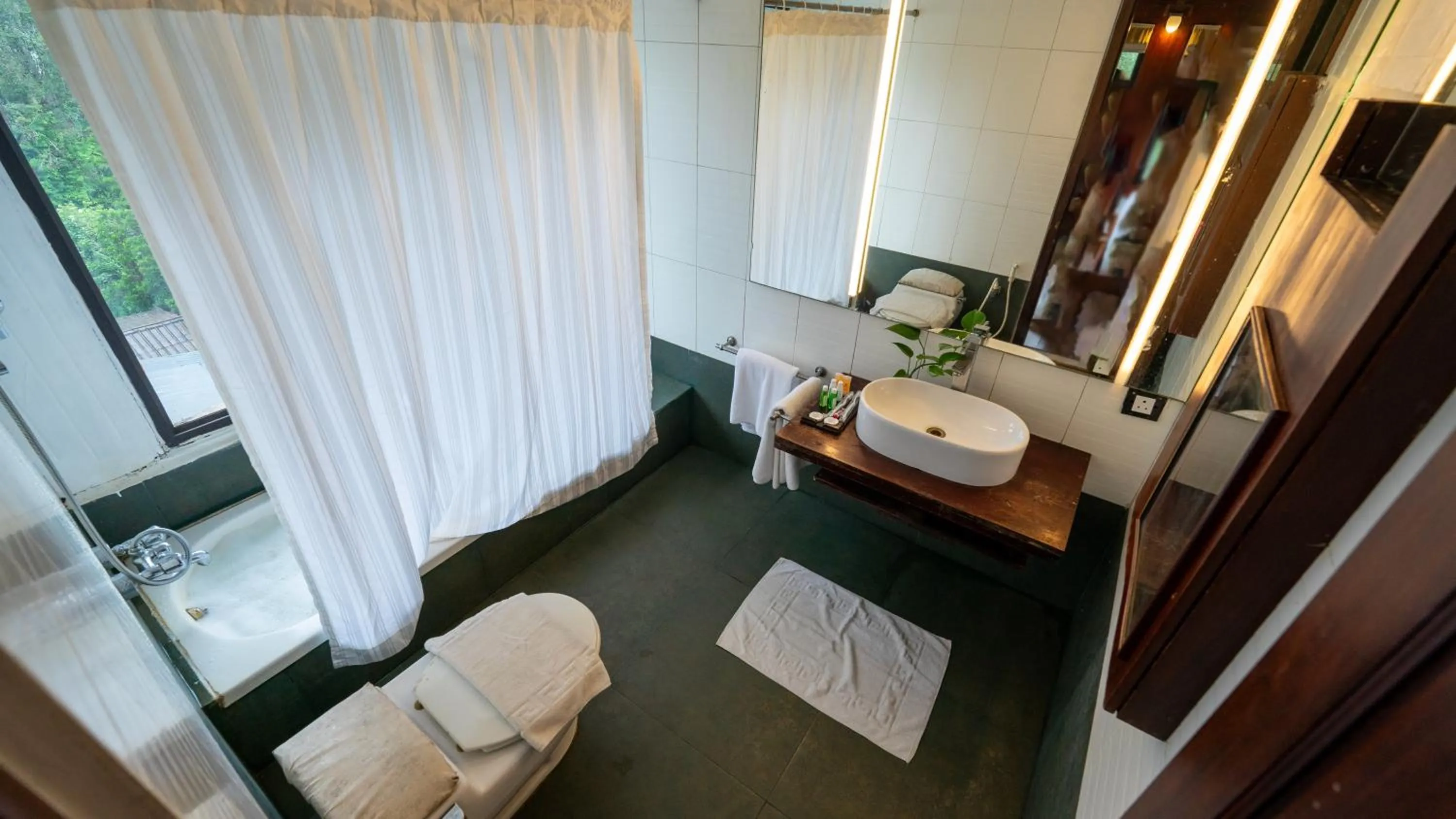 Double Room in Westwood Riverside