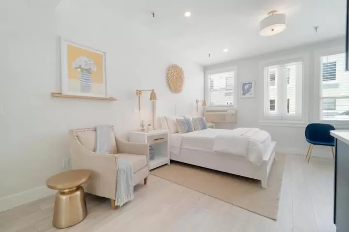 Photo of the whole room, Bed in Tropicals of Palm Beach