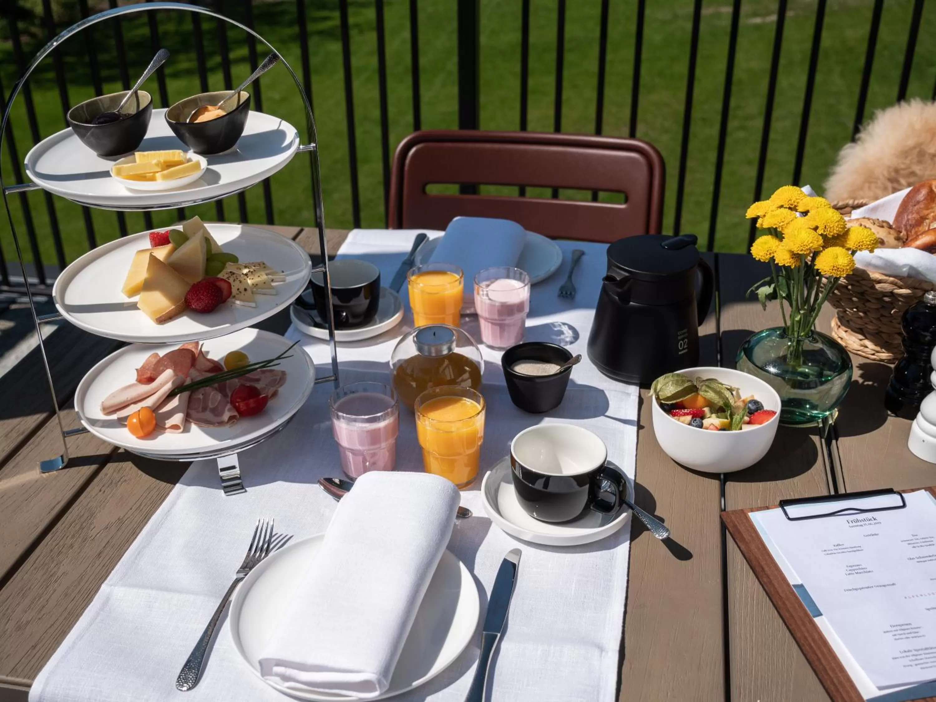 Restaurant/places to eat in Alpenloge Hotel