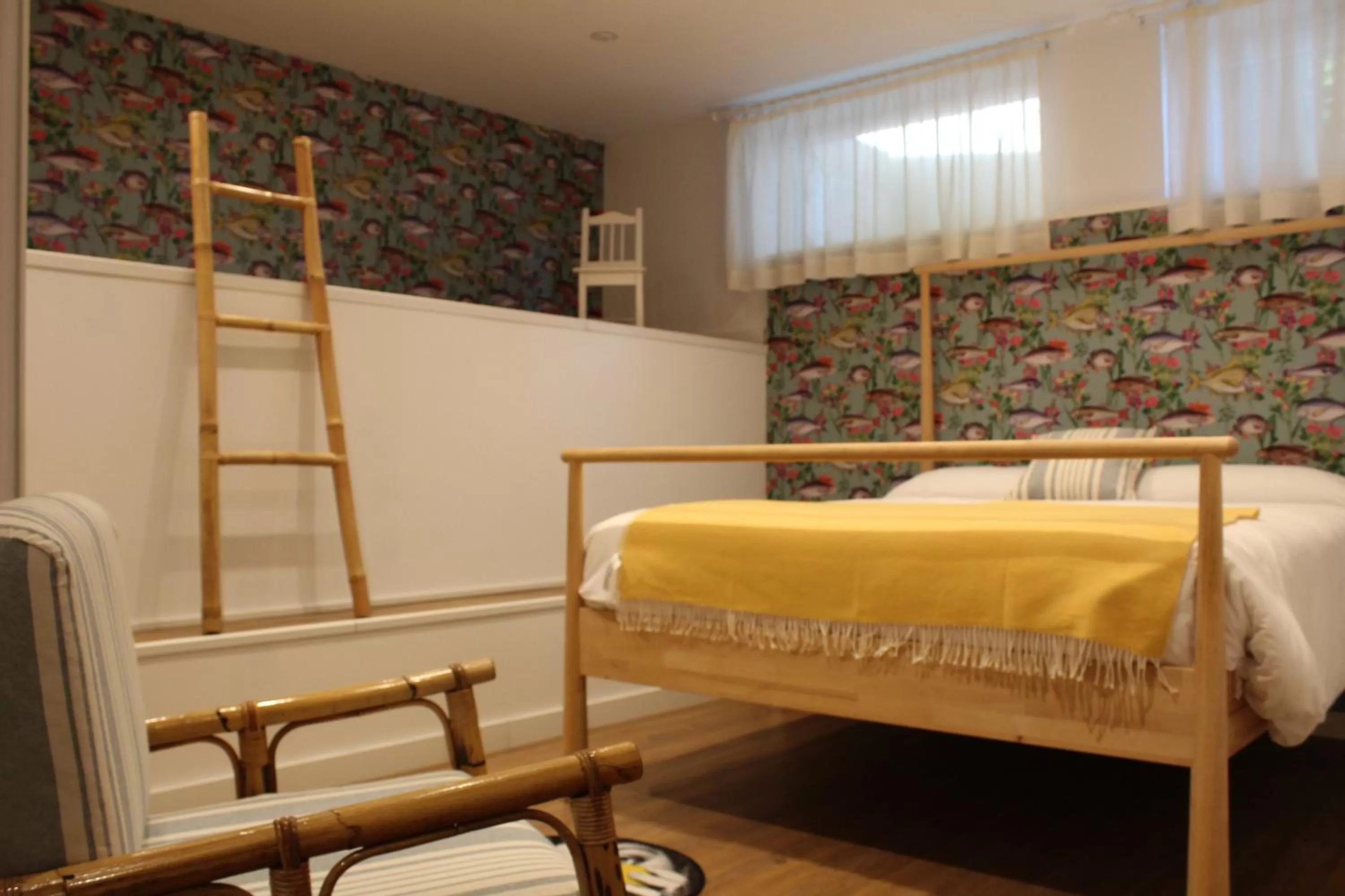 Photo of the whole room, Bed in finca dos Mares