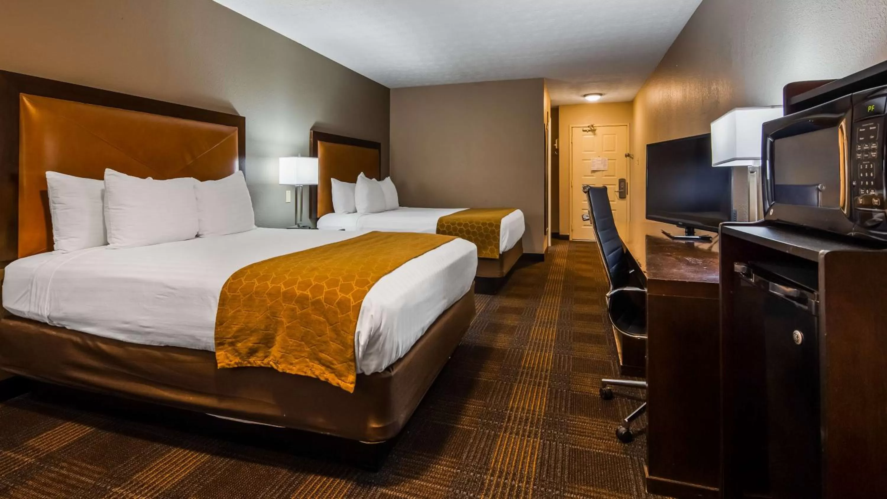 Photo of the whole room, Bed in Best Western Shelbyville Lodge