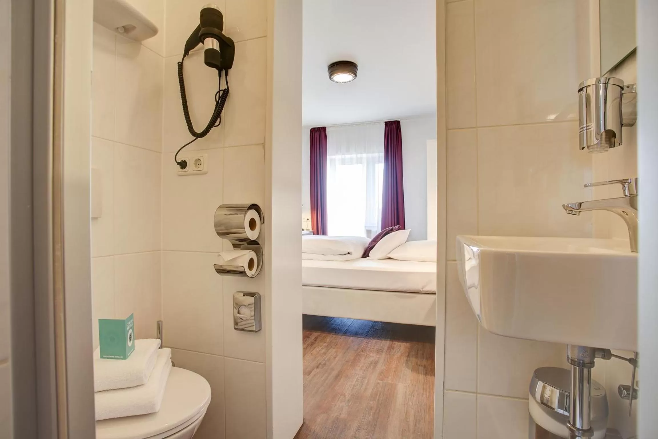 Bathroom in Hotel West