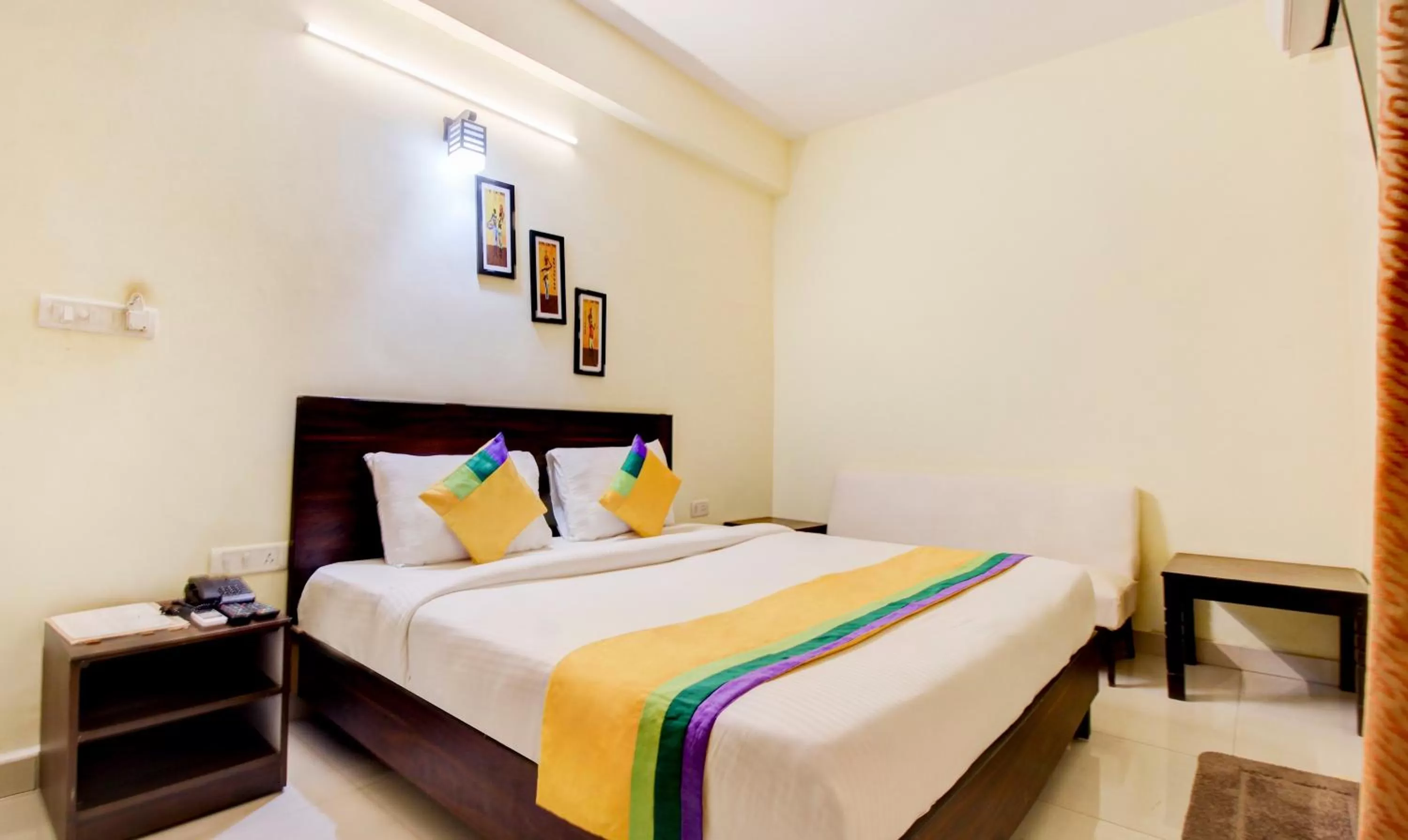 Bed in Itsy By Treebo - Royal Monarch