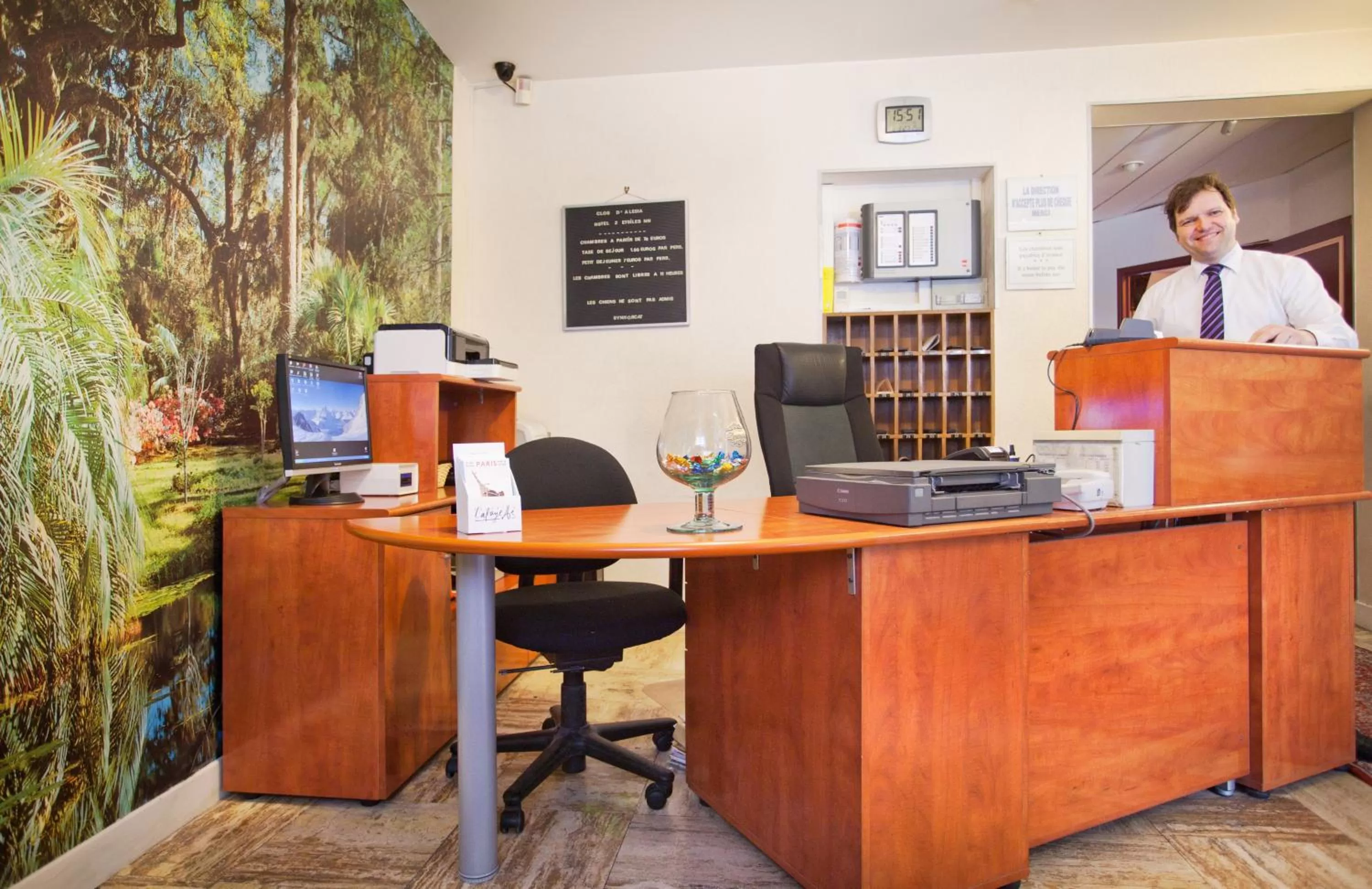 Lobby or reception in Hotel Le Clos d'Alésia