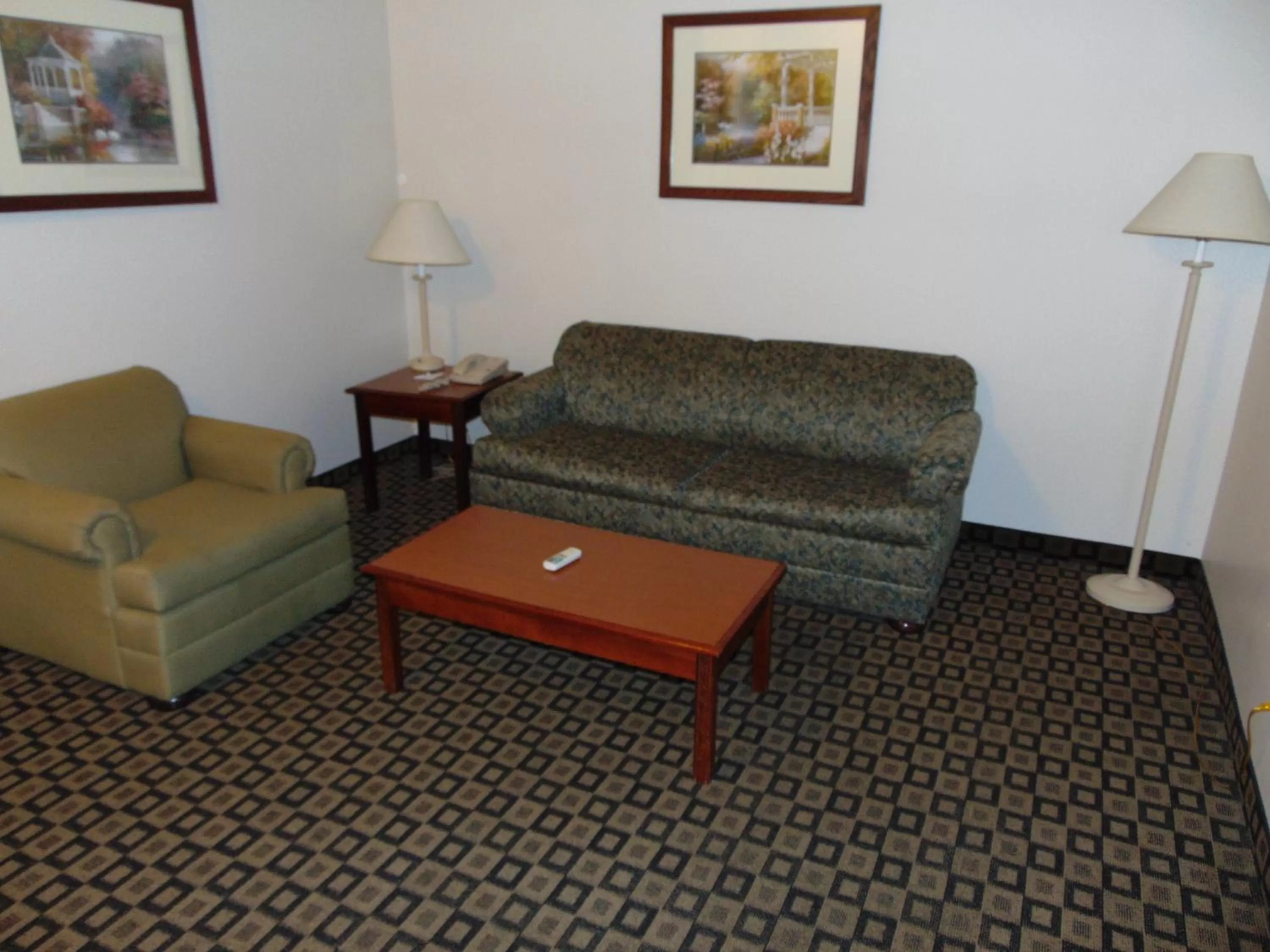 Seating area in Days Inn by Wyndham Pentwater