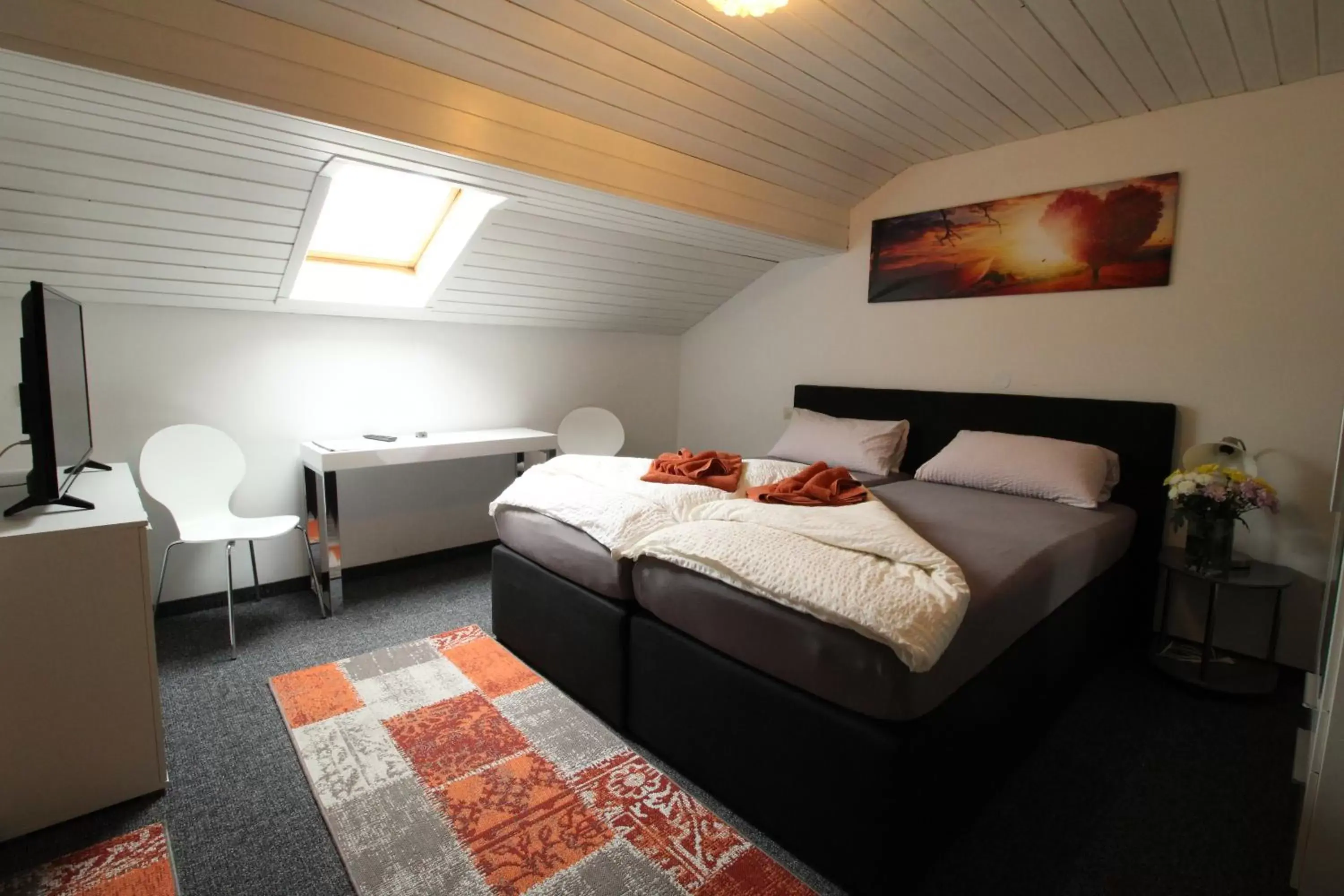 Basic Triple Room with Shared Bathroom - single occupancy in Zur Auszeit Basic Triple Room with Shared Bathroom - single occupancy in Zur Auszeit