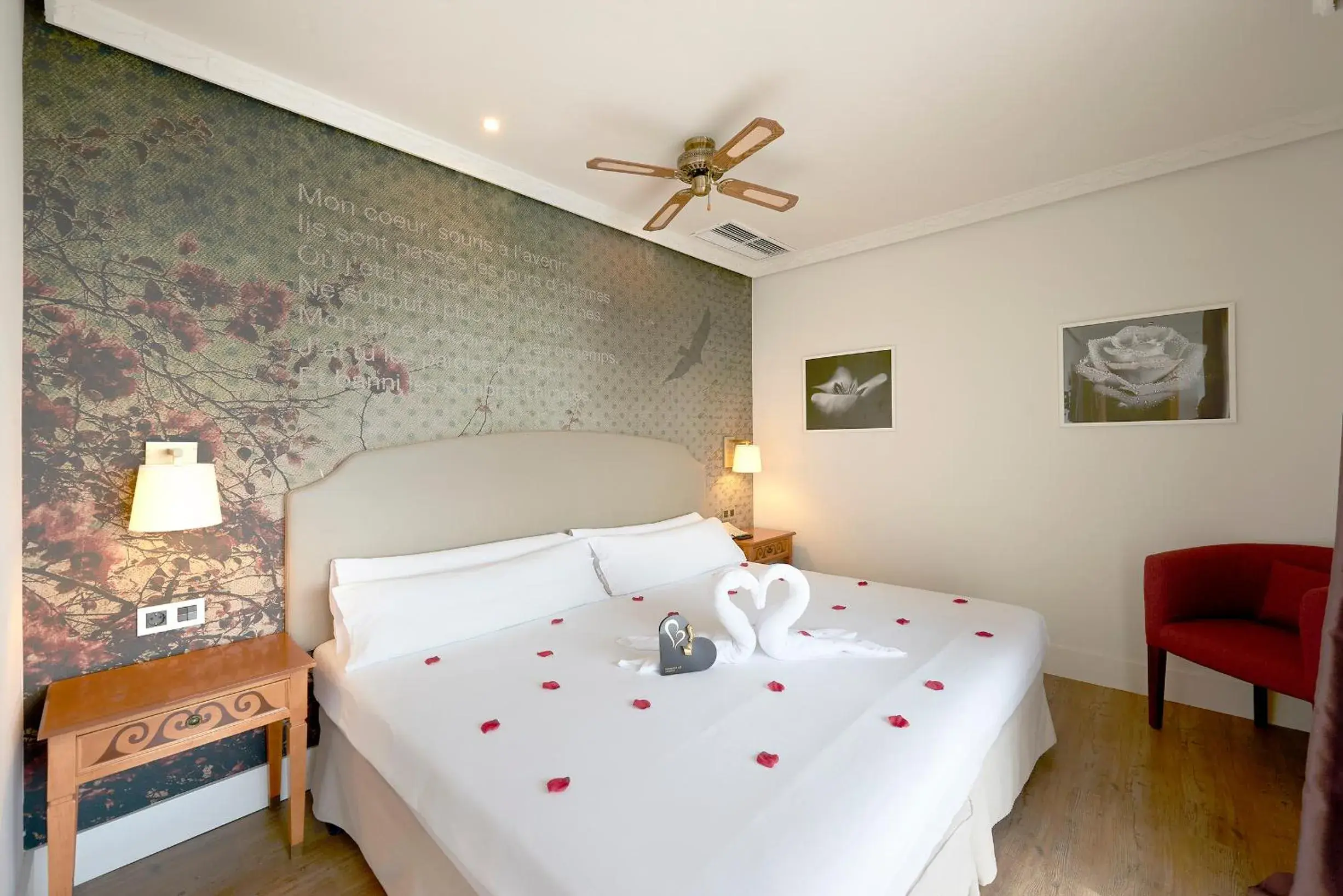 Double or Twin Room with Balcony - single occupancy in Fénix Torremolinos - Adults Only Recommended Double or Twin Room with Balcony - single occupancy in Fénix Torremolinos - Adults Only Recommended