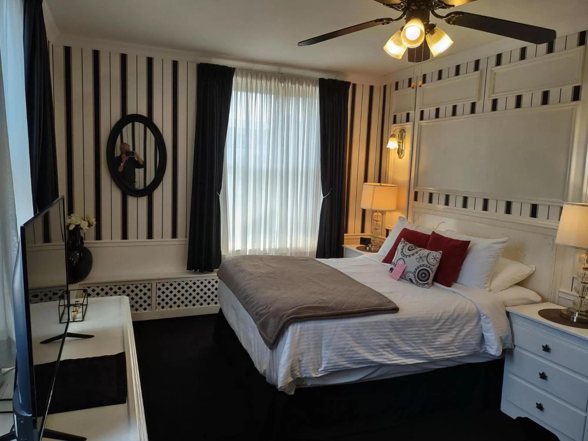 Bedroom, Bed in The King George Inn