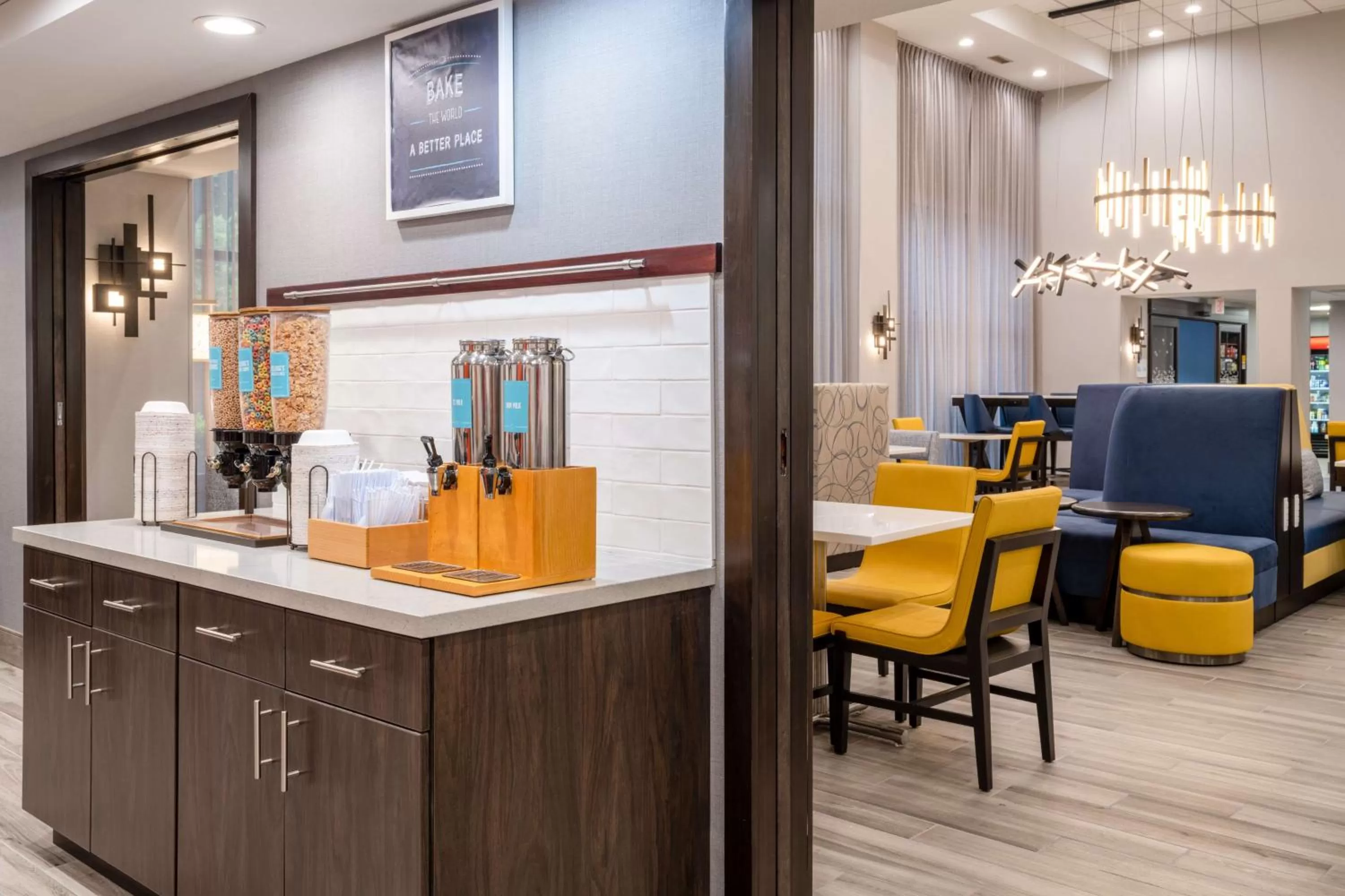 Breakfast in Hampton Inn & Suites Agoura Hills