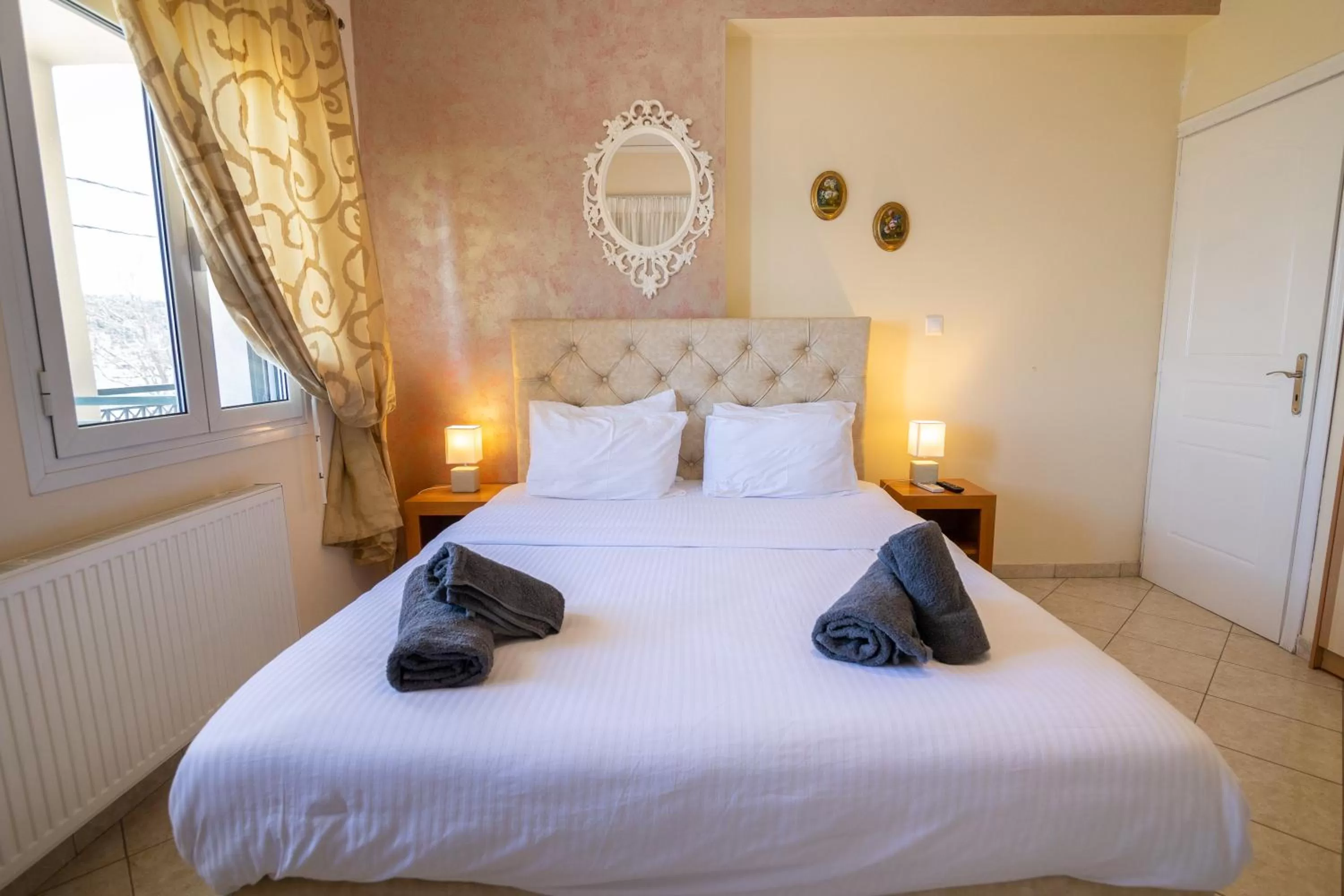 Bed in Votsalakia Hotel & Luxury Apartments