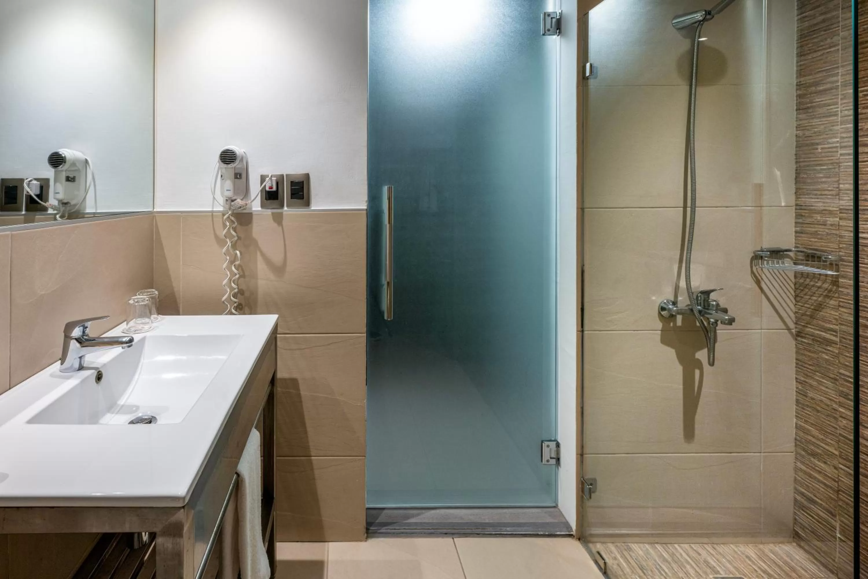 Shower in W&P Santo Domingo