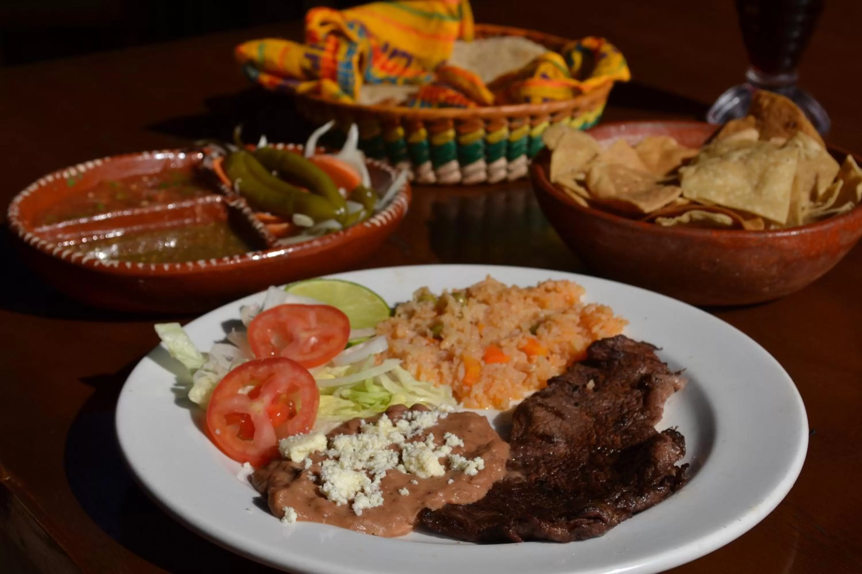 Restaurant/places to eat in Hotel Paraiso