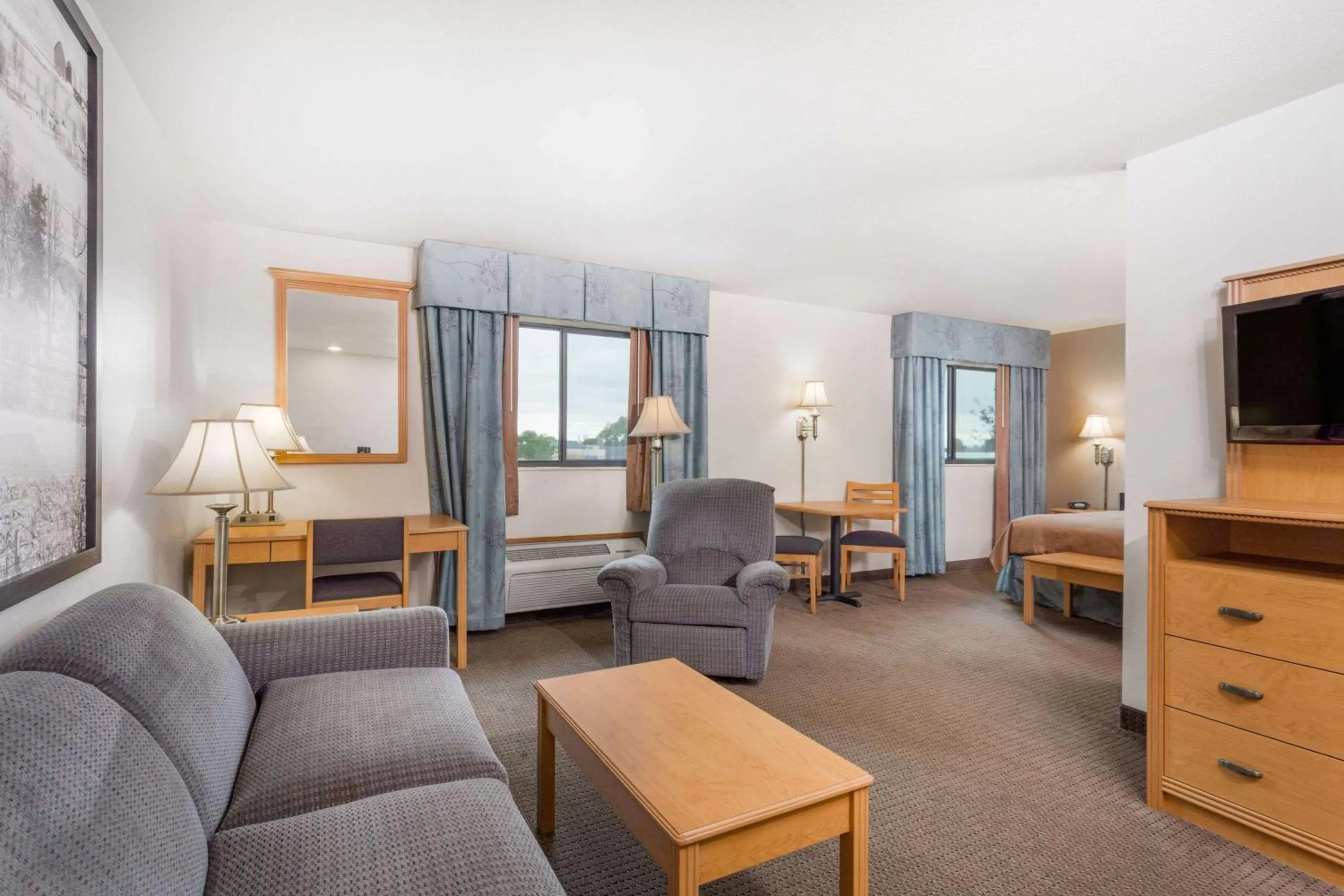 Photo of the whole room, Bed in Super 8 by Wyndham Monroe WI