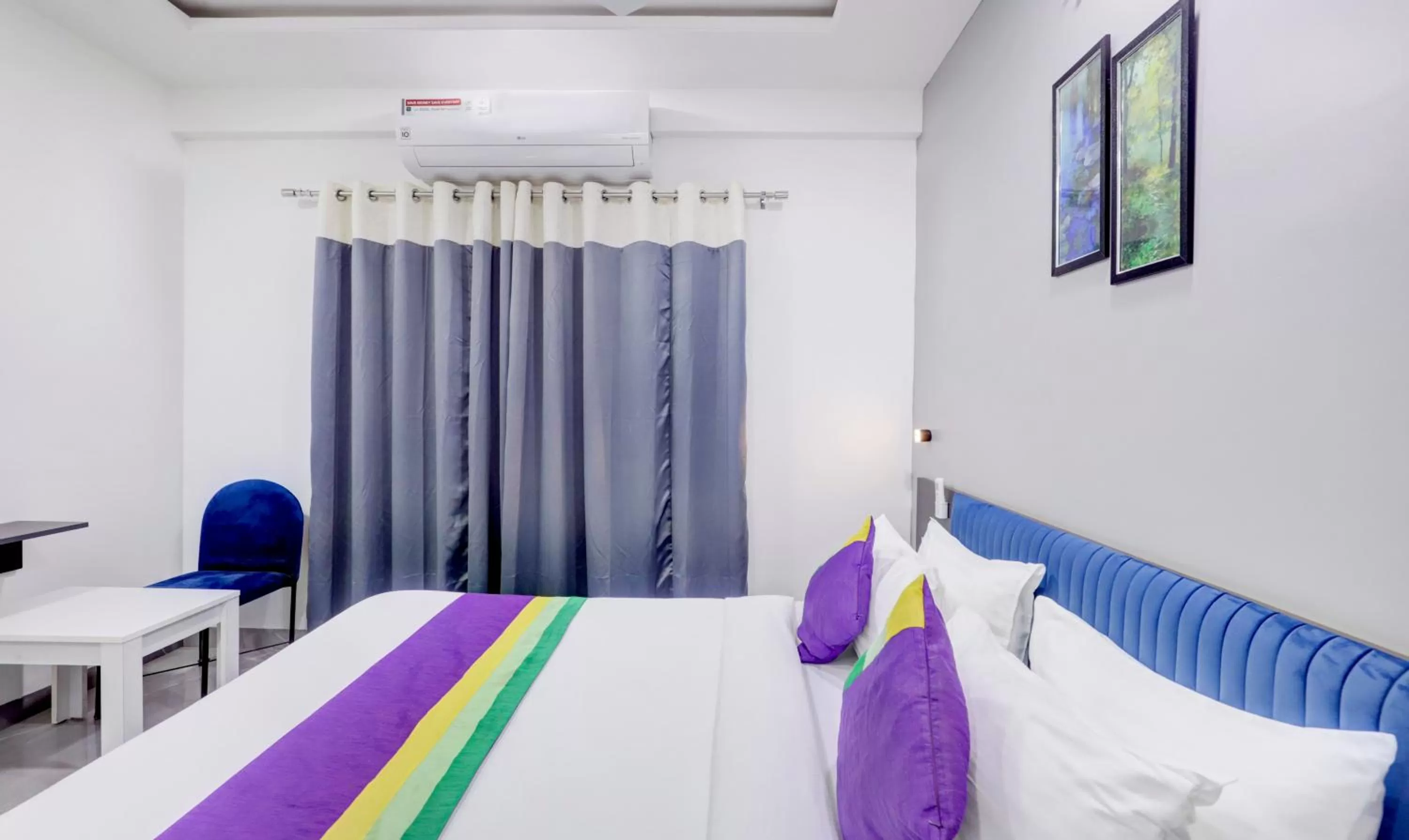 Bed in Treebo Trend Finesta Suites Wardha Road