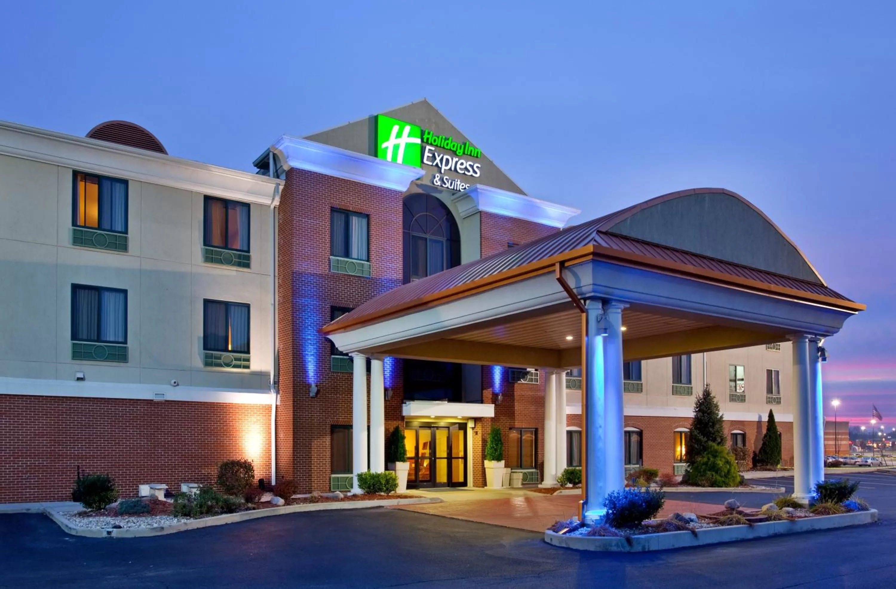 Property building in Holiday Inn Express & Suites O'Fallon-Shiloh by IHG