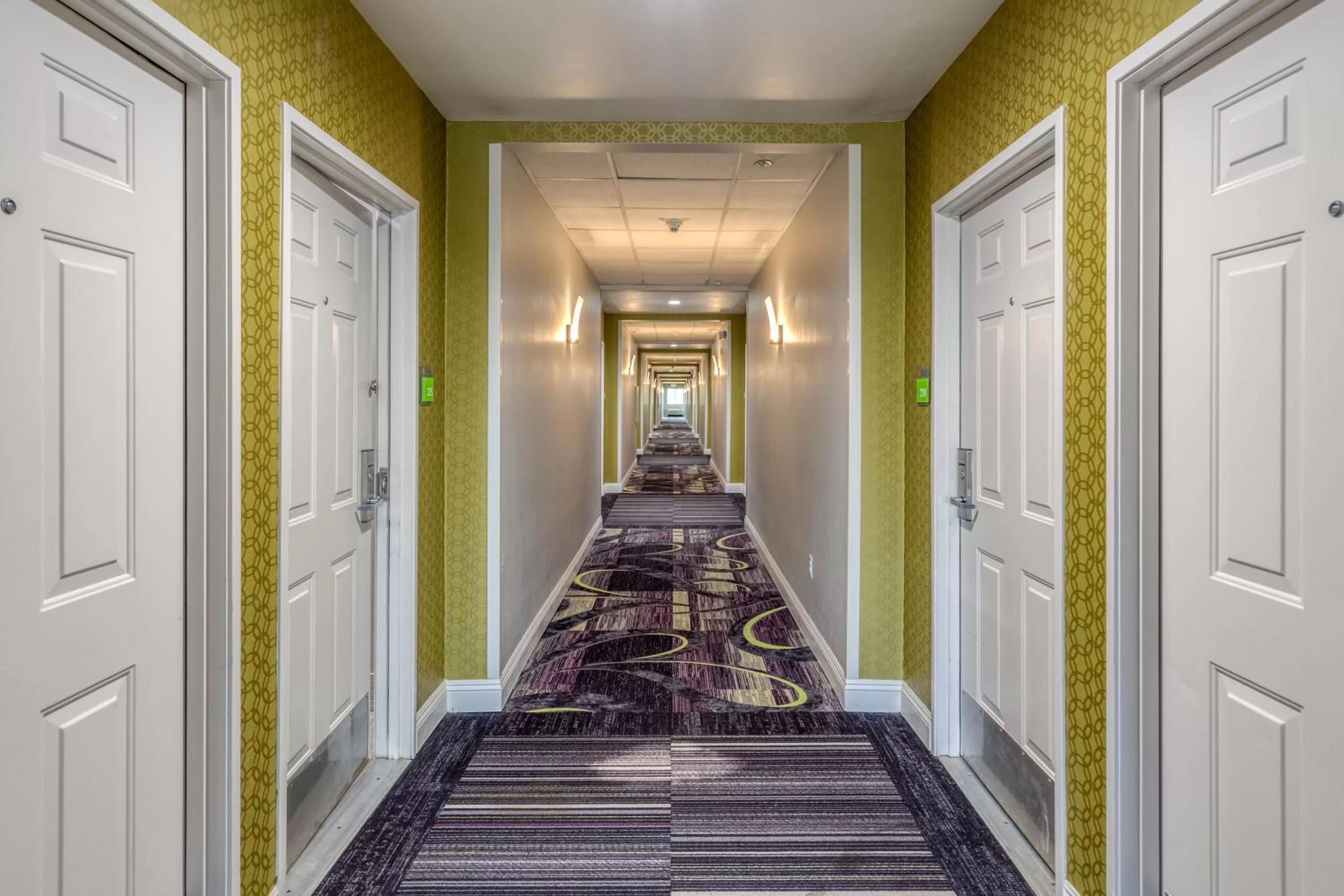 Property building in La Quinta by Wyndham Visalia/Sequoia Gateway