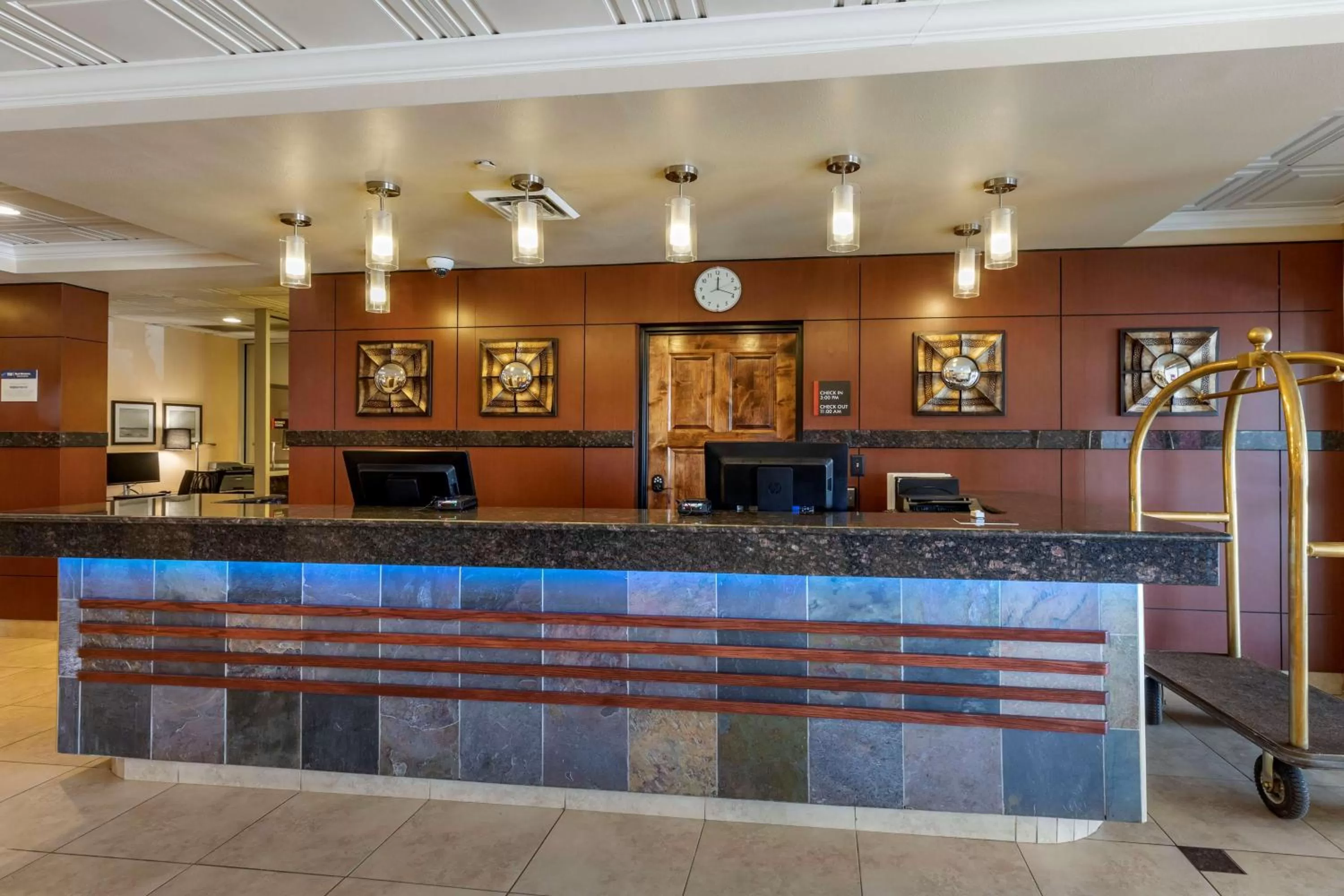 Lobby or reception in Best Western Brighton Inn