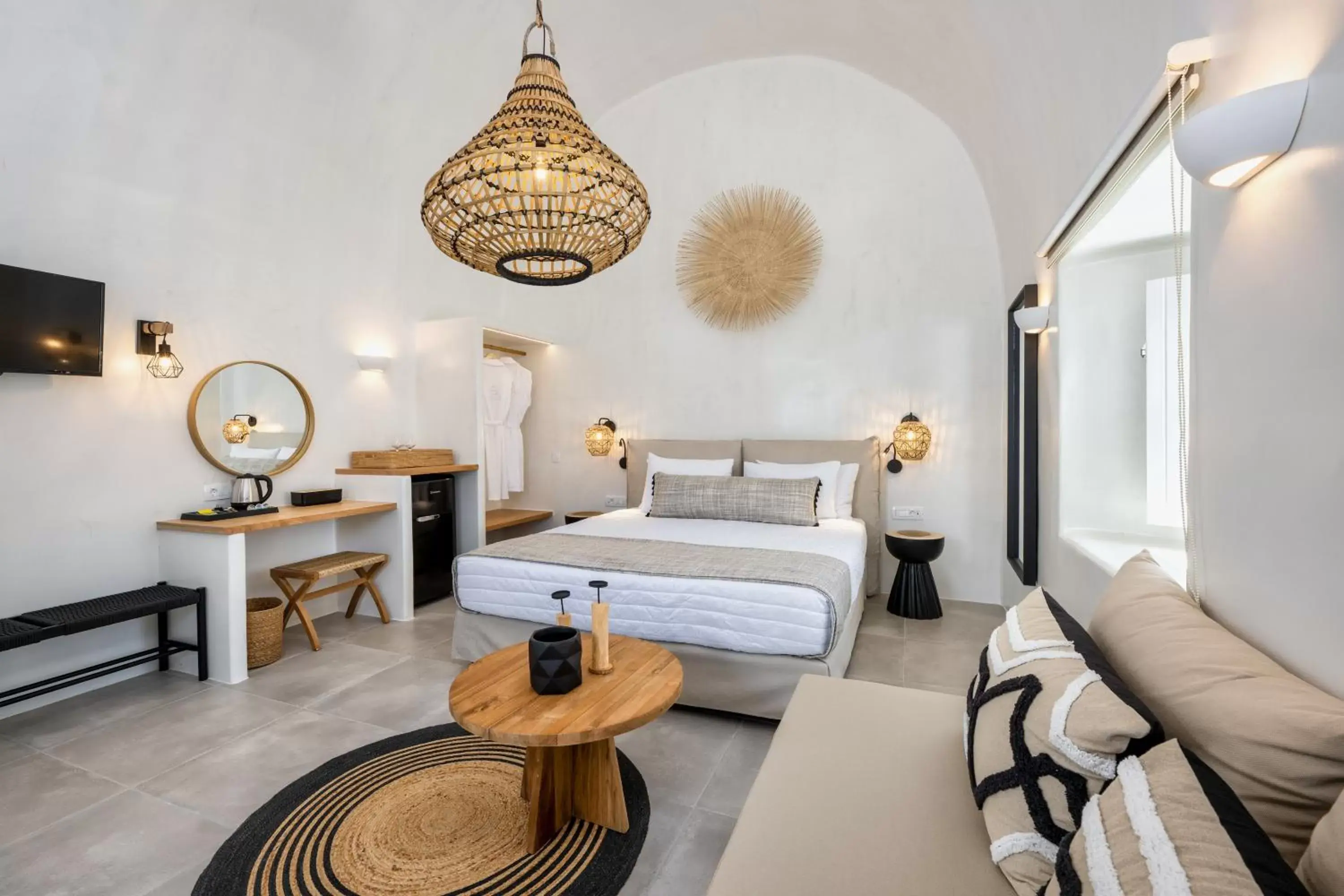 Deluxe King Room in Hill Suites Deluxe King Room in Hill Suites