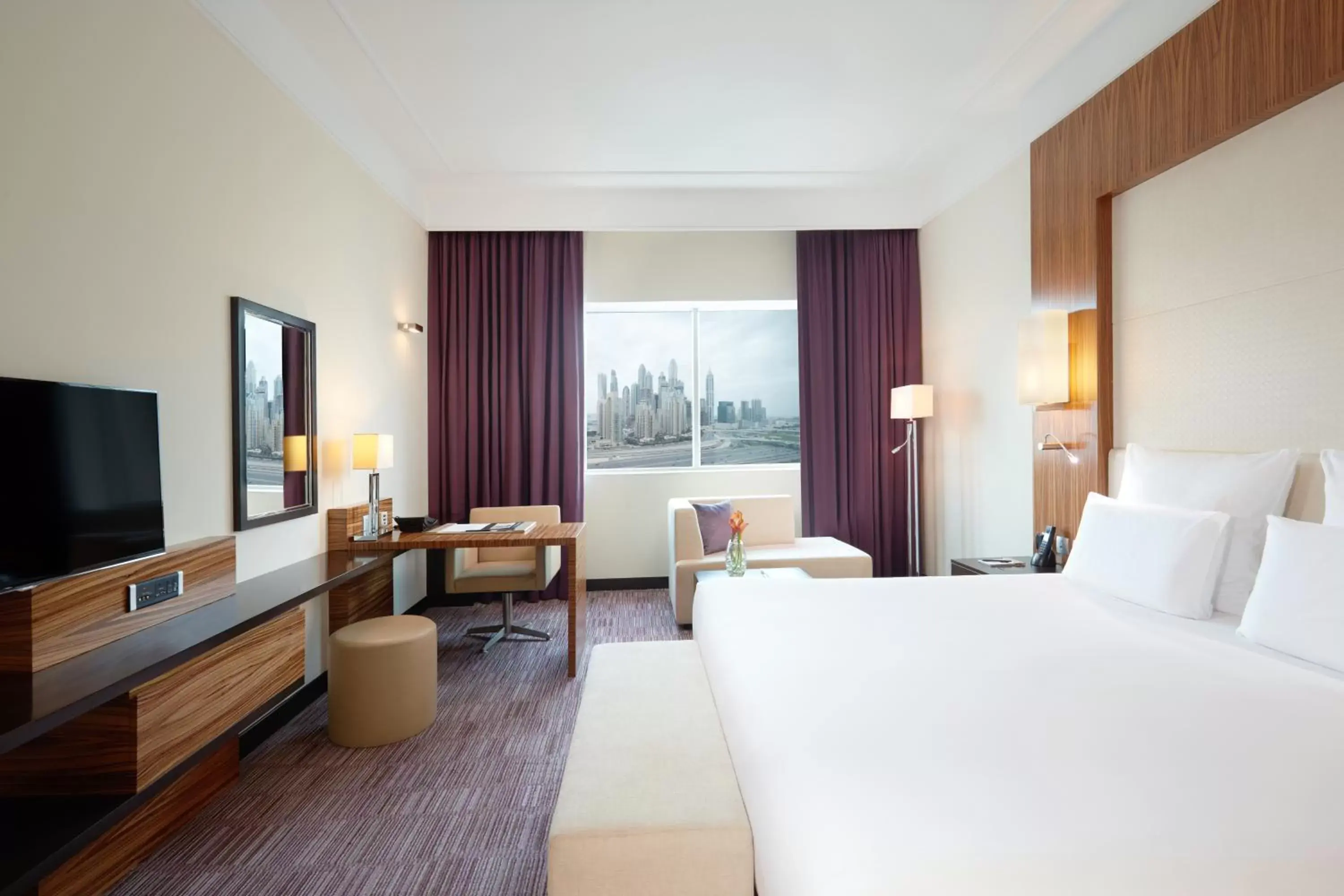 Superior King Room, including free beach transfer in Pullman Dubai Jumeirah Lakes Towers Superior King Room, including free beach transfer in Pullman Dubai Jumeirah Lakes Towers