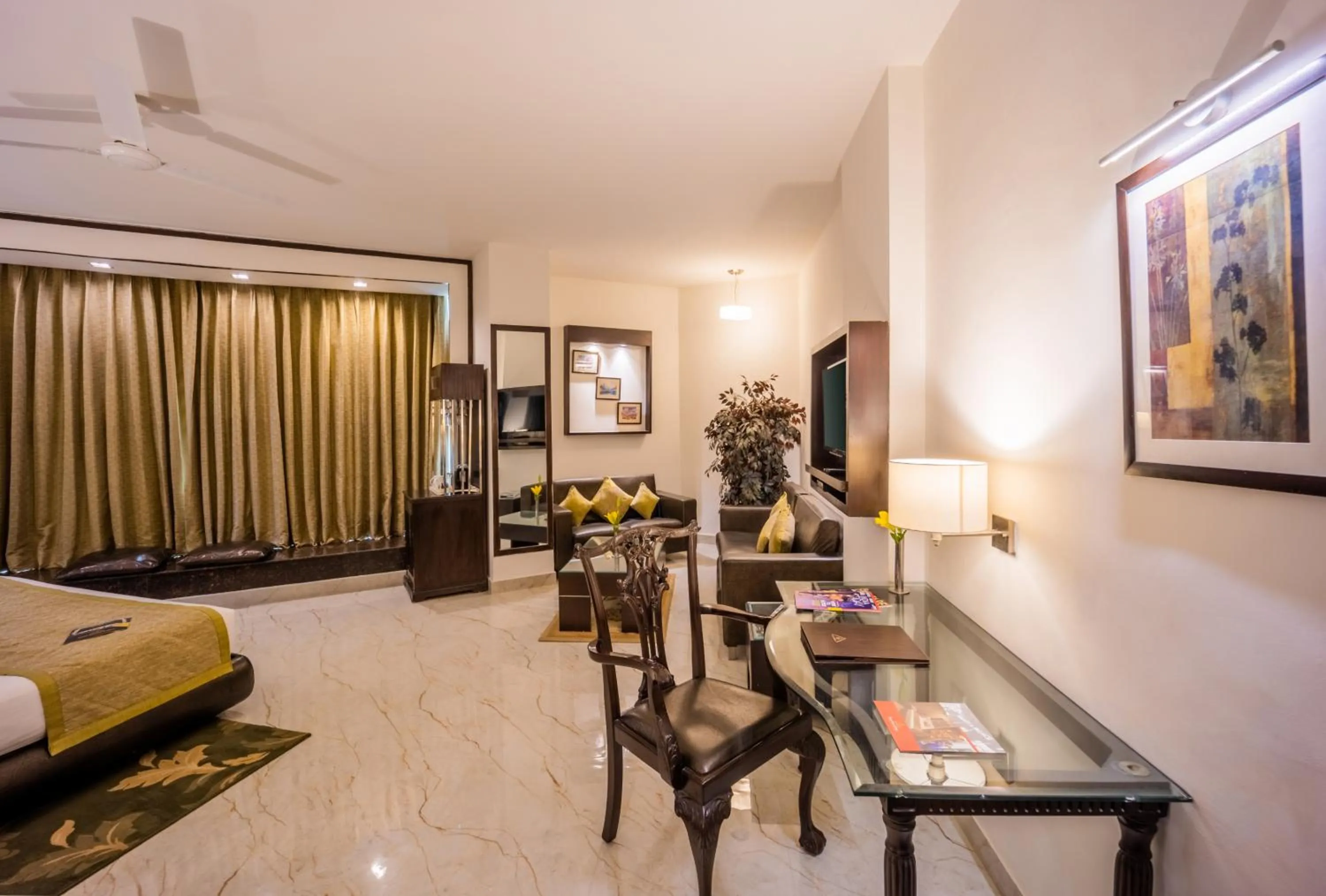 Bedroom in Hotel Shanti Palace Mahipalpur