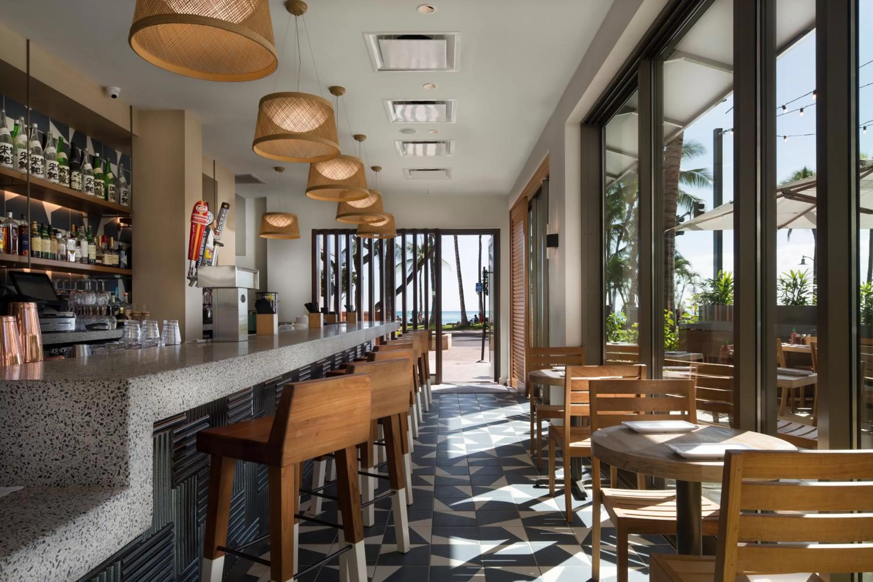 Restaurant/places to eat in 'Alohilani Resort Waikiki Beach