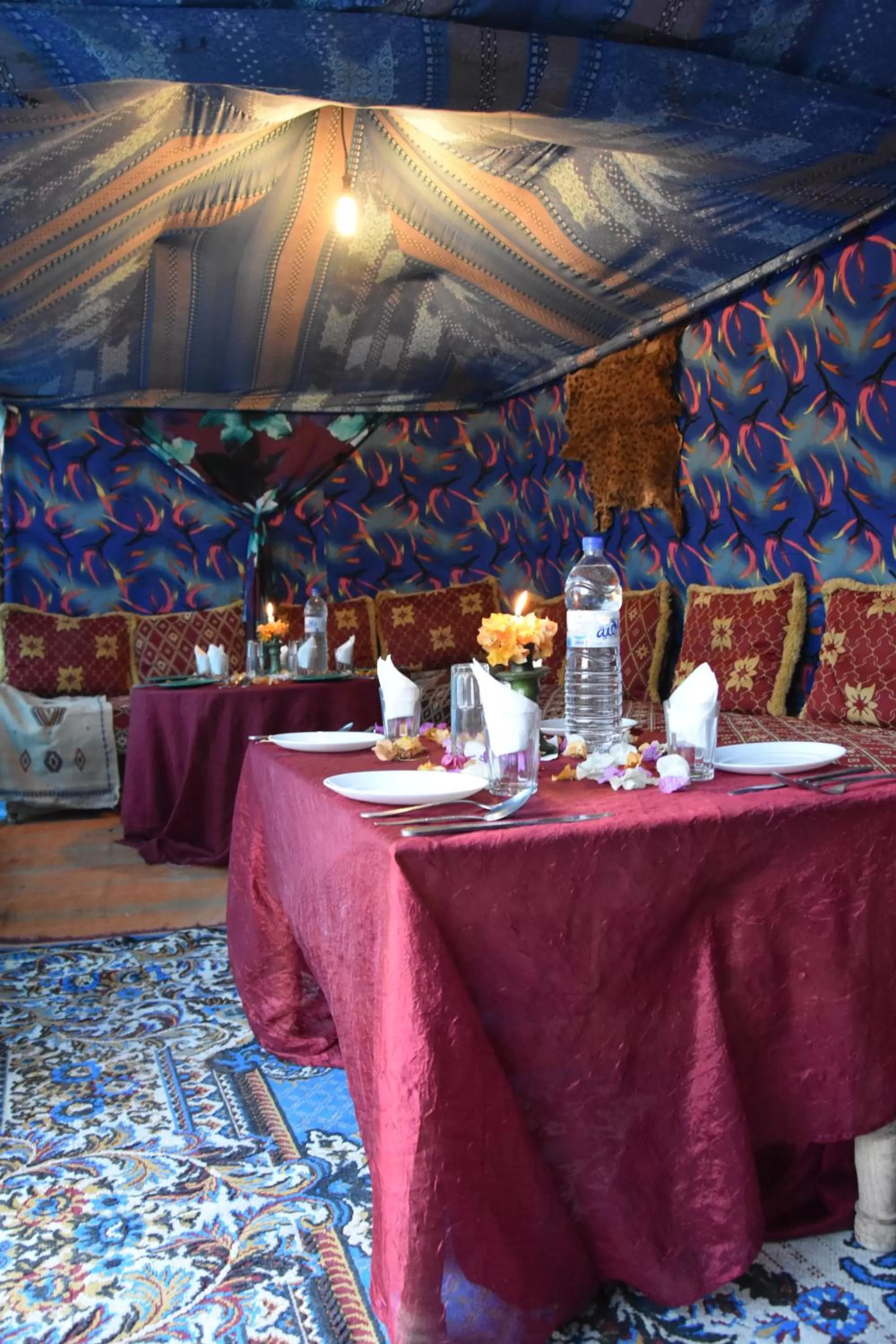 Balcony/Terrace, Restaurant/Places to Eat in Prends Ton Temps