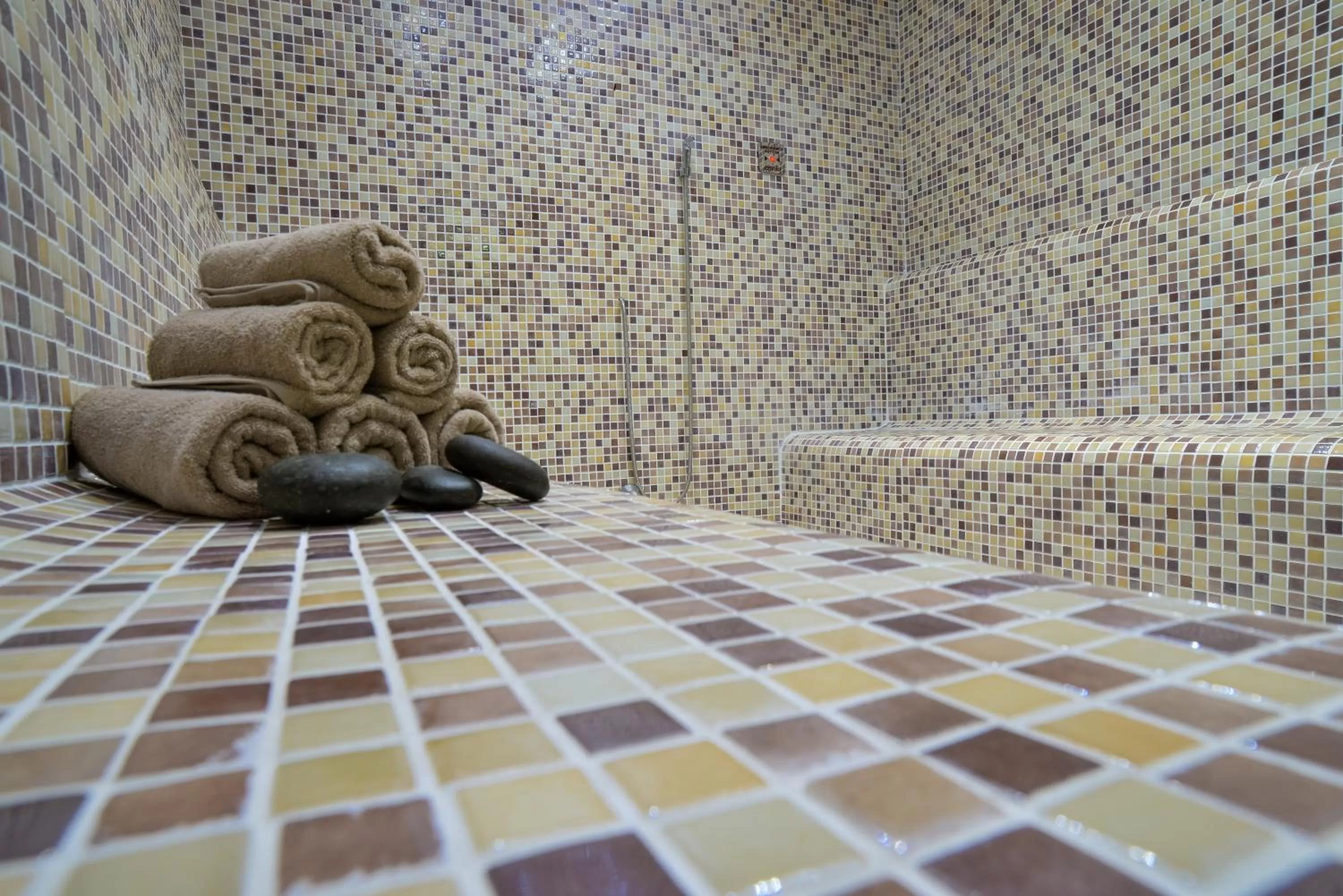 Swimming pool in Altın Otel & Spa Balıkesir