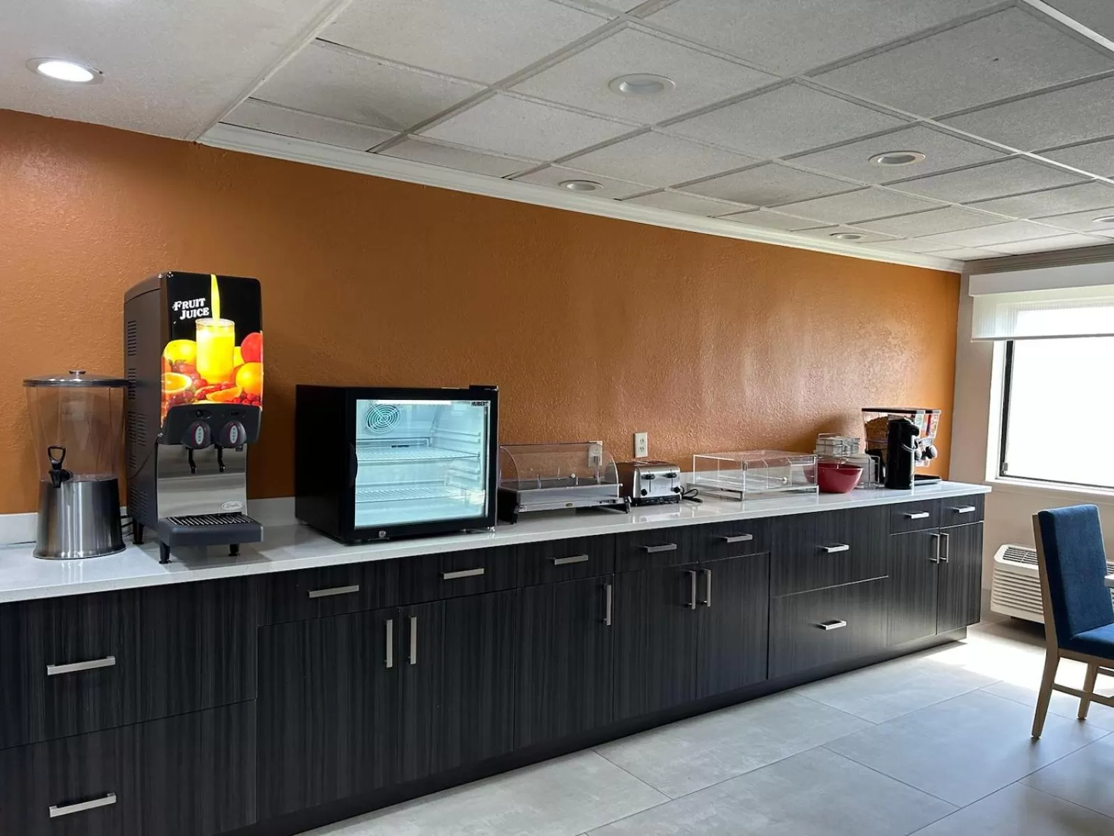 Breakfast in La Quinta by Wyndham Orlando South