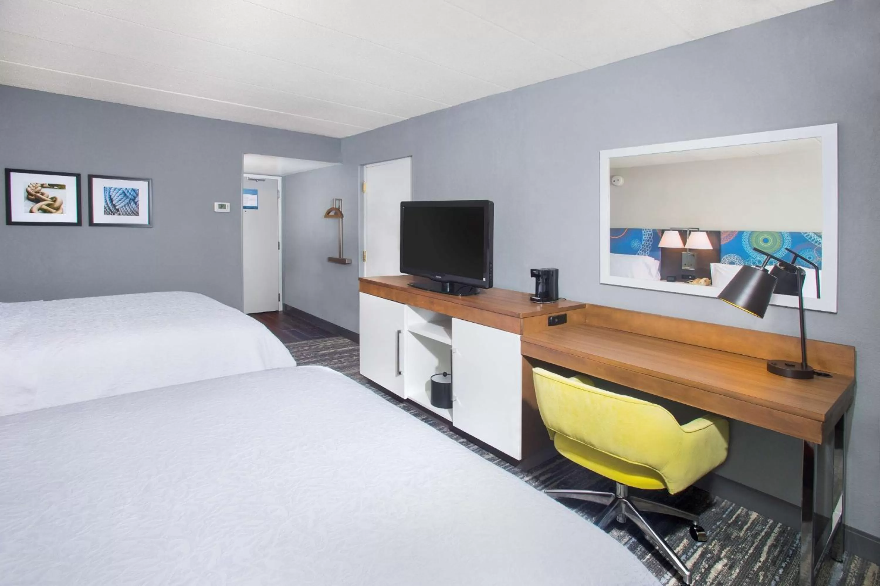 Bedroom, Bed in Hampton Inn & Suites Annapolis