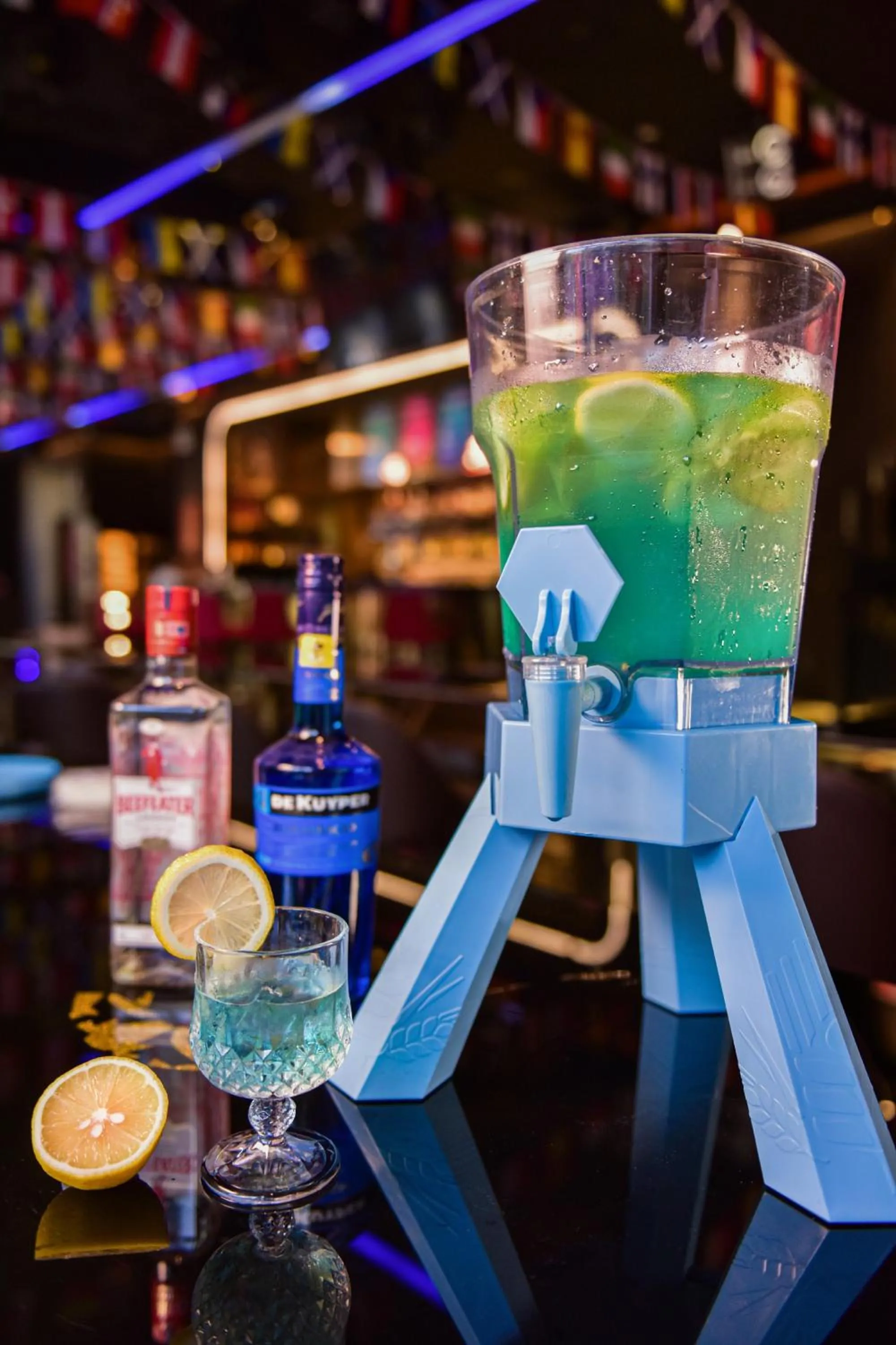 Lounge or bar in Crowne Plaza Huizhou by IHG