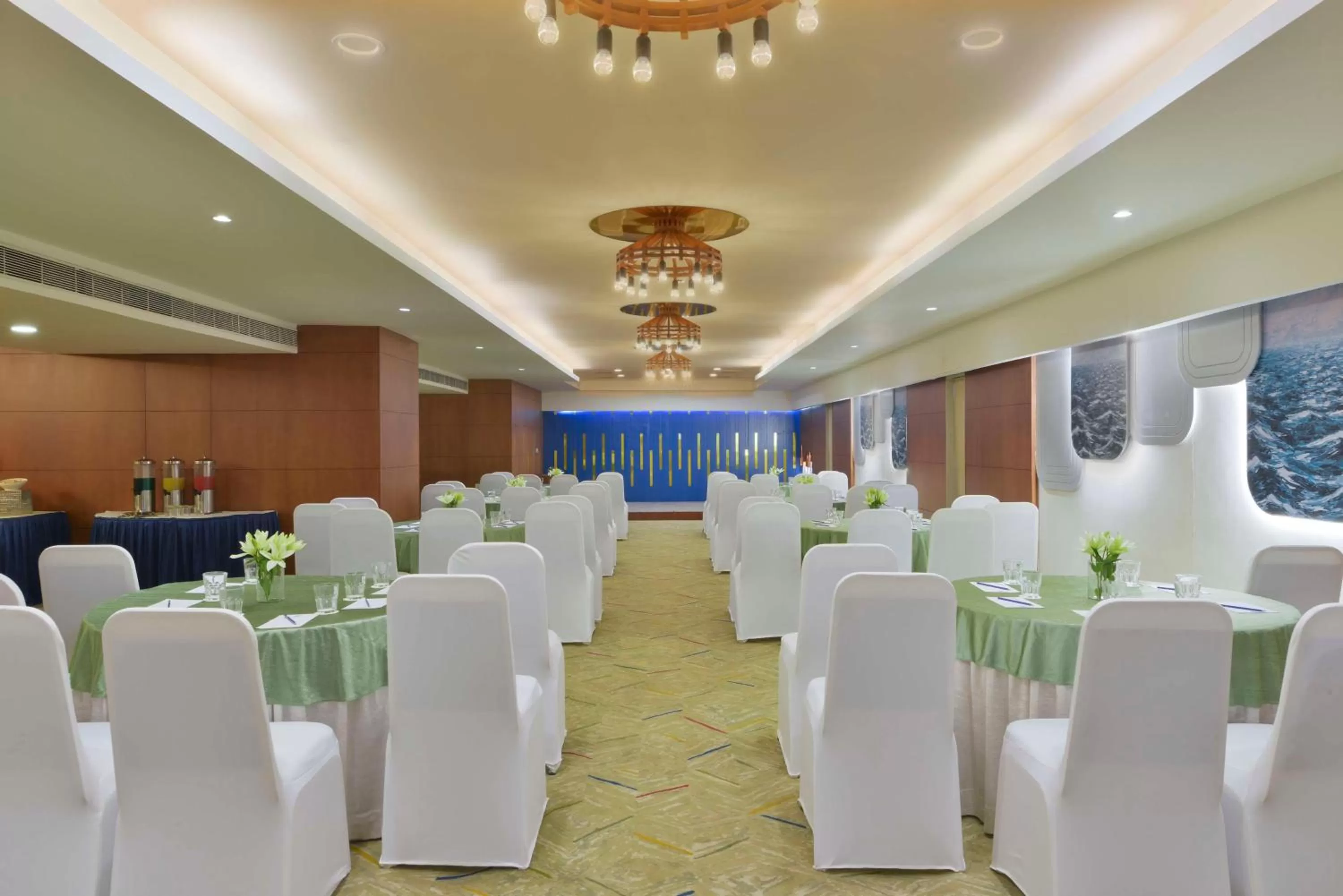 Meeting/conference room in Hampton by Hilton Vadodara-Alkapuri