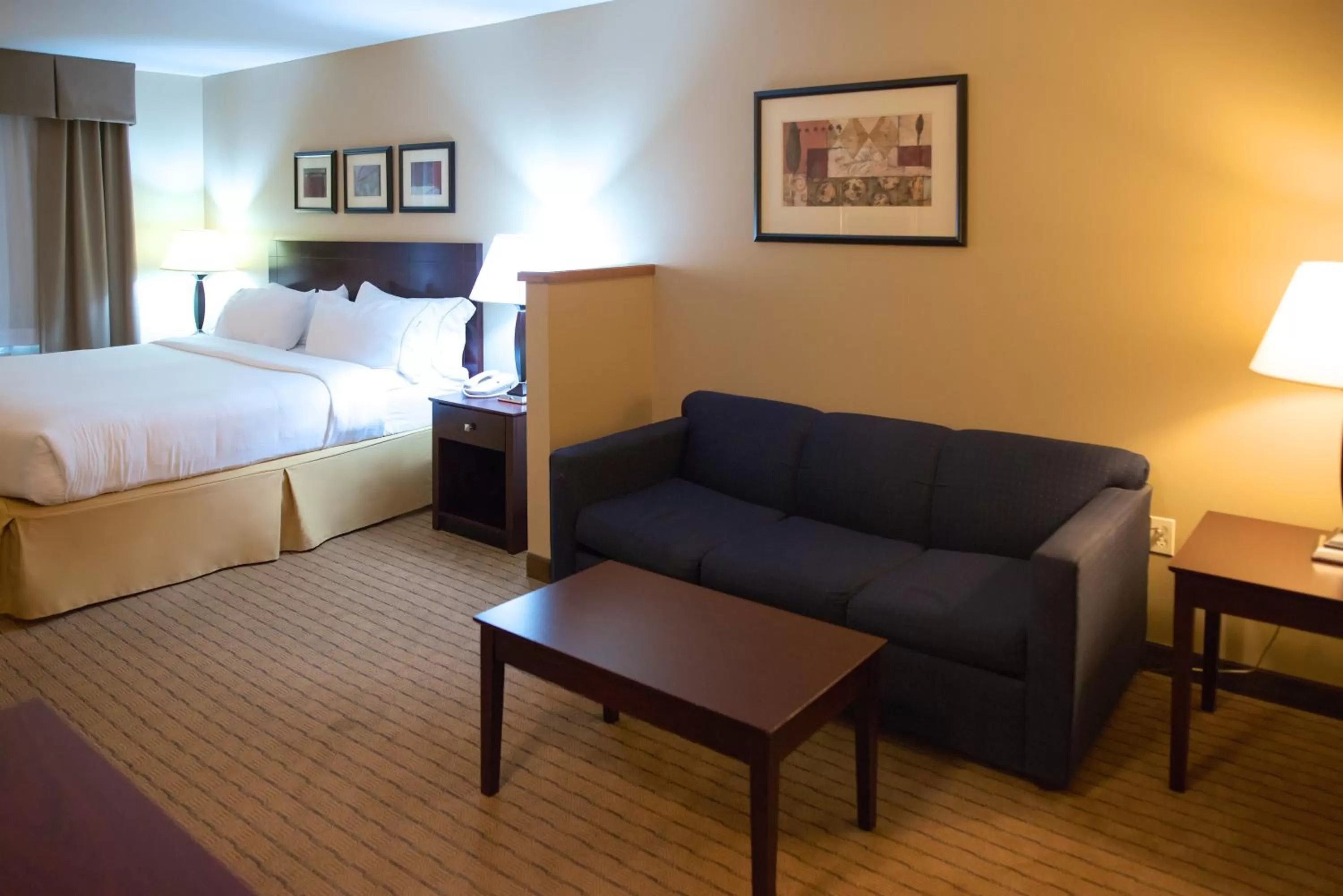 Bedroom, Bed in Holiday Inn Express Devils Lake by IHG