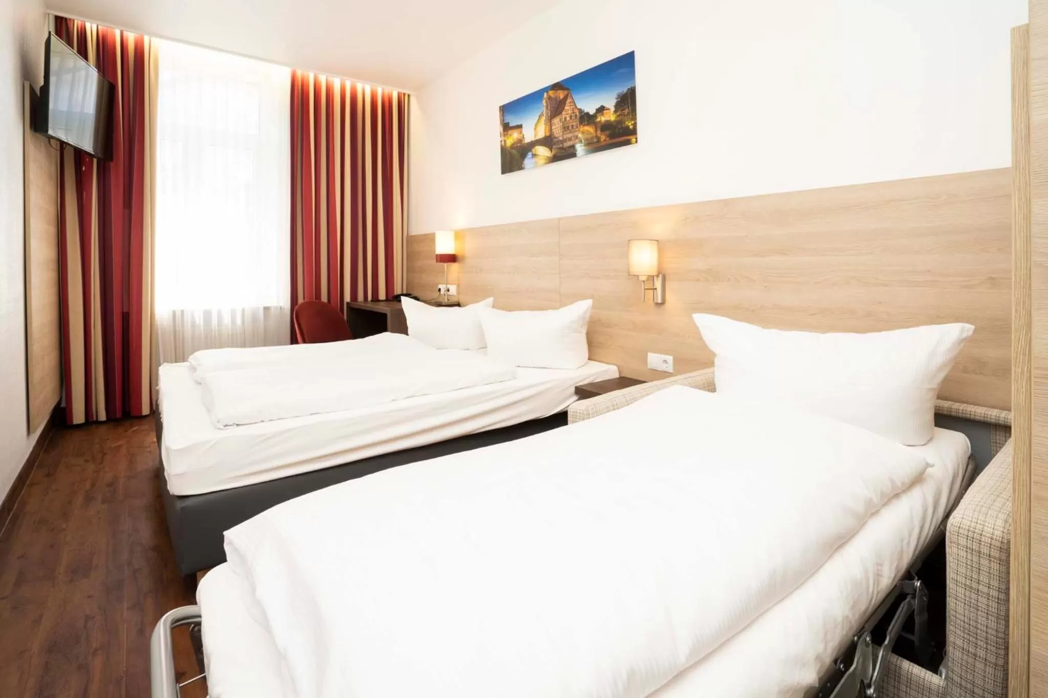 Photo of the whole room, Bed in Hotel National