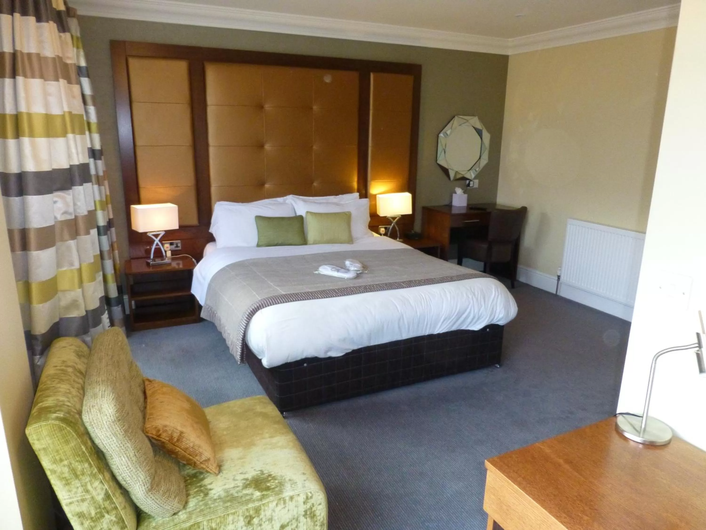 Bedroom, Bed in Lensfield Hotel