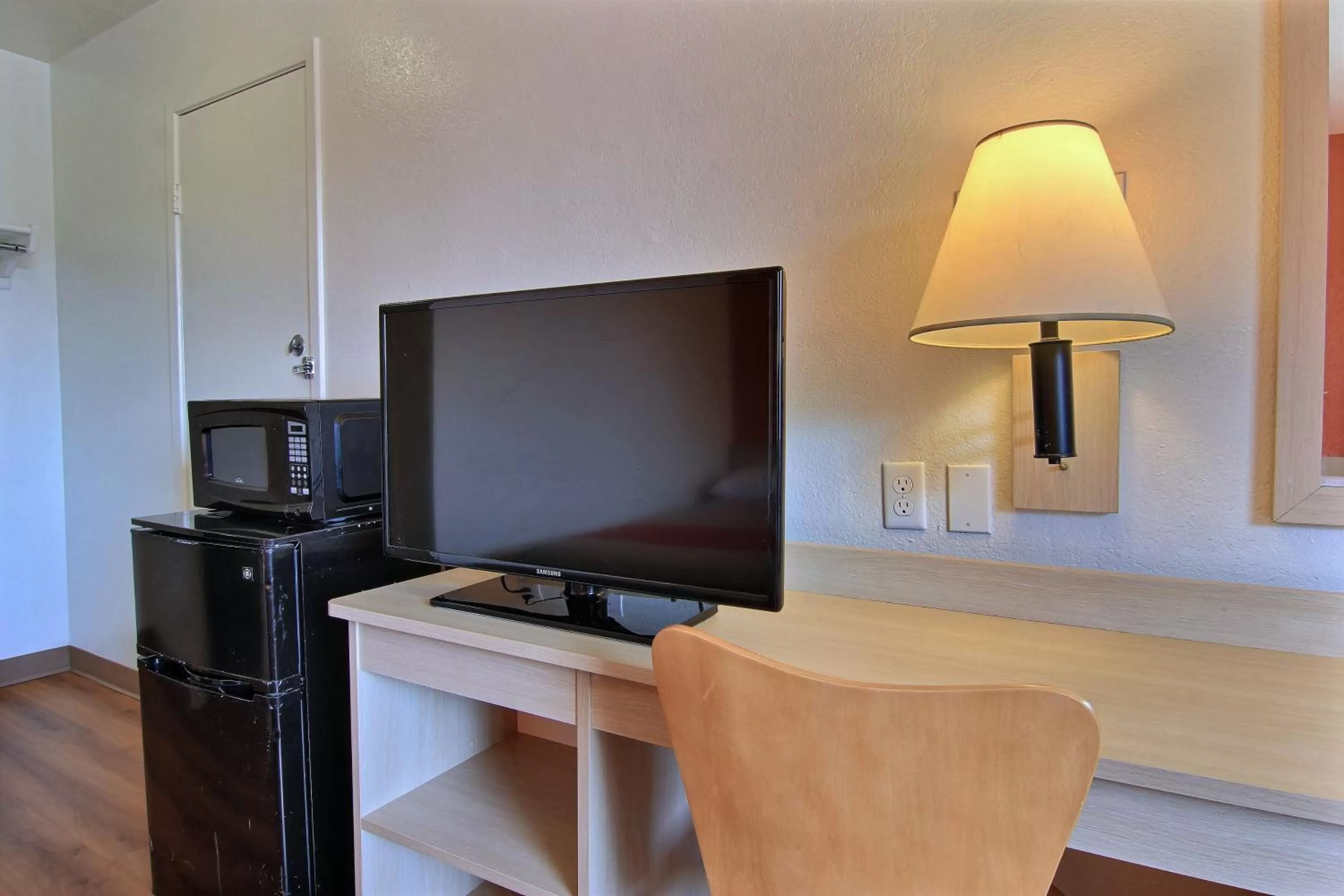 TV and multimedia in Motel 6-Corpus Christi, TX - Northwest
