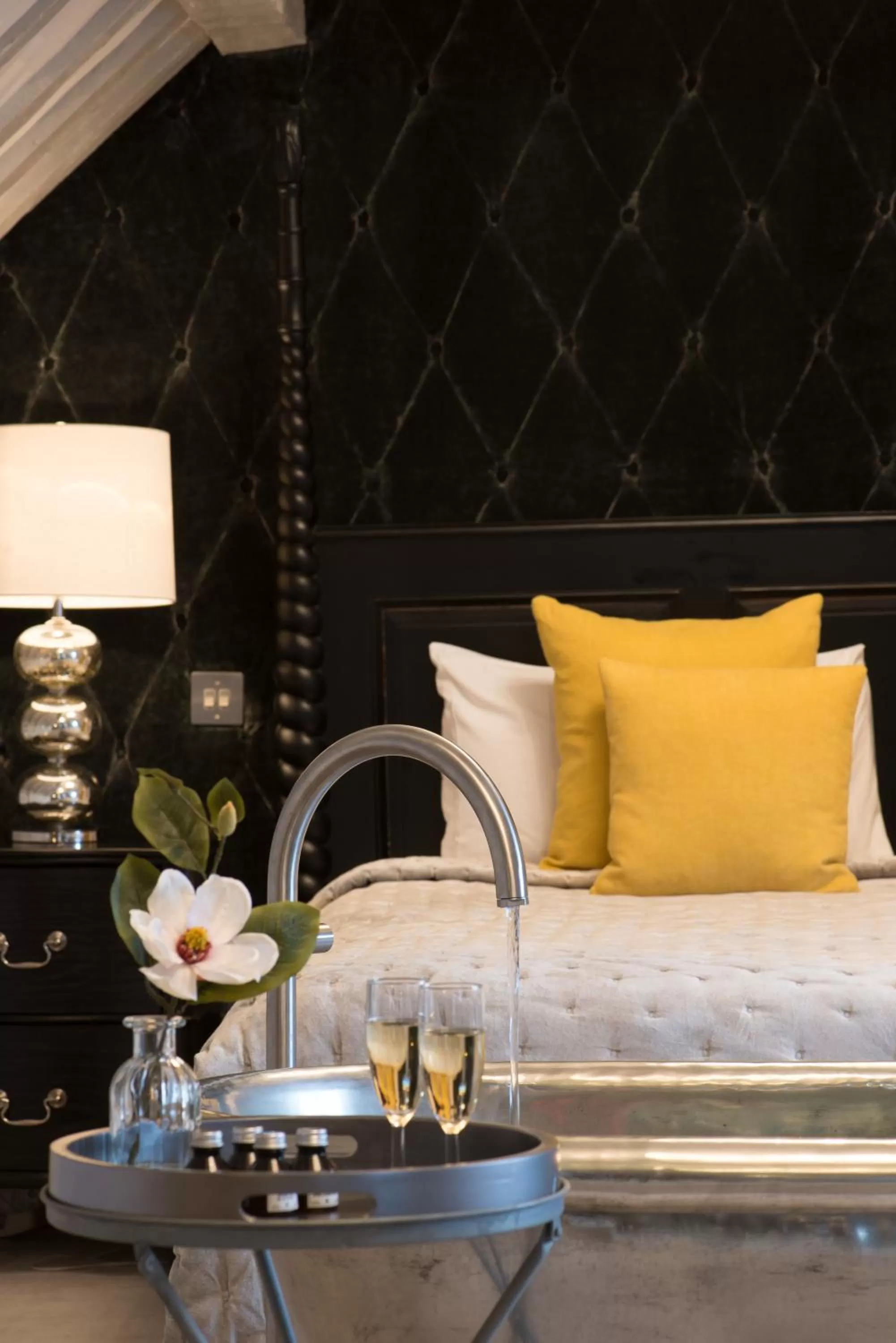 Bed in Best Western Red Lion Hotel